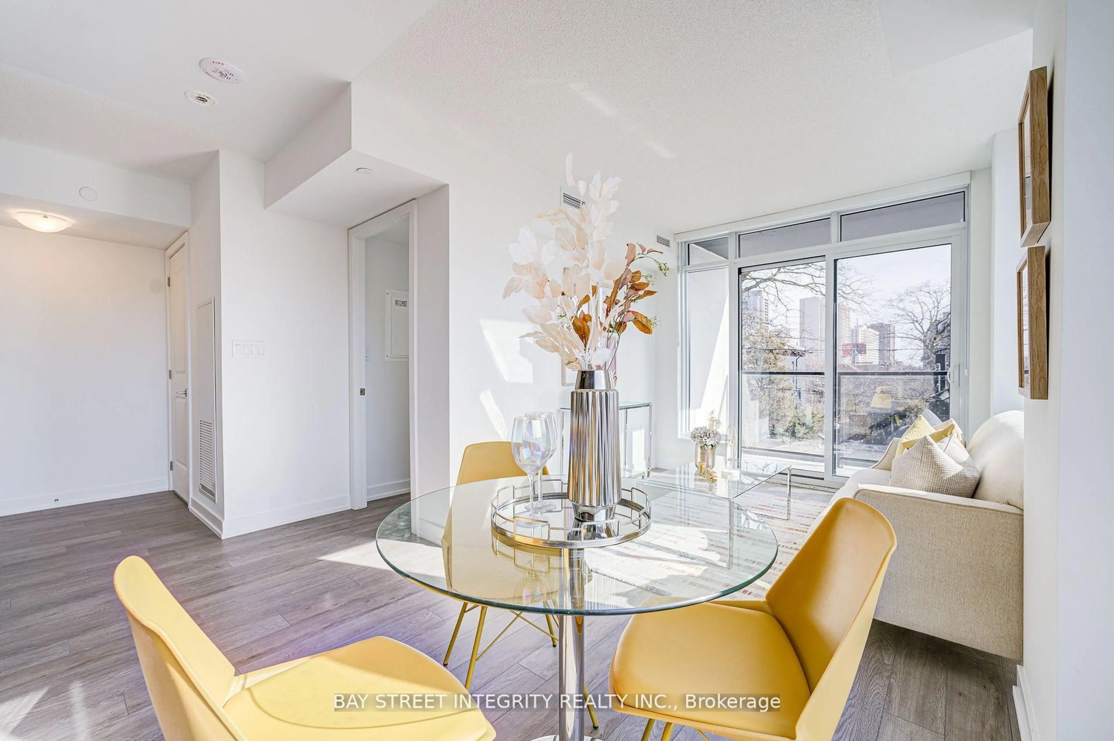 Unknown for 556 Marlee Ave #205, Toronto Ontario M6B 0B1
