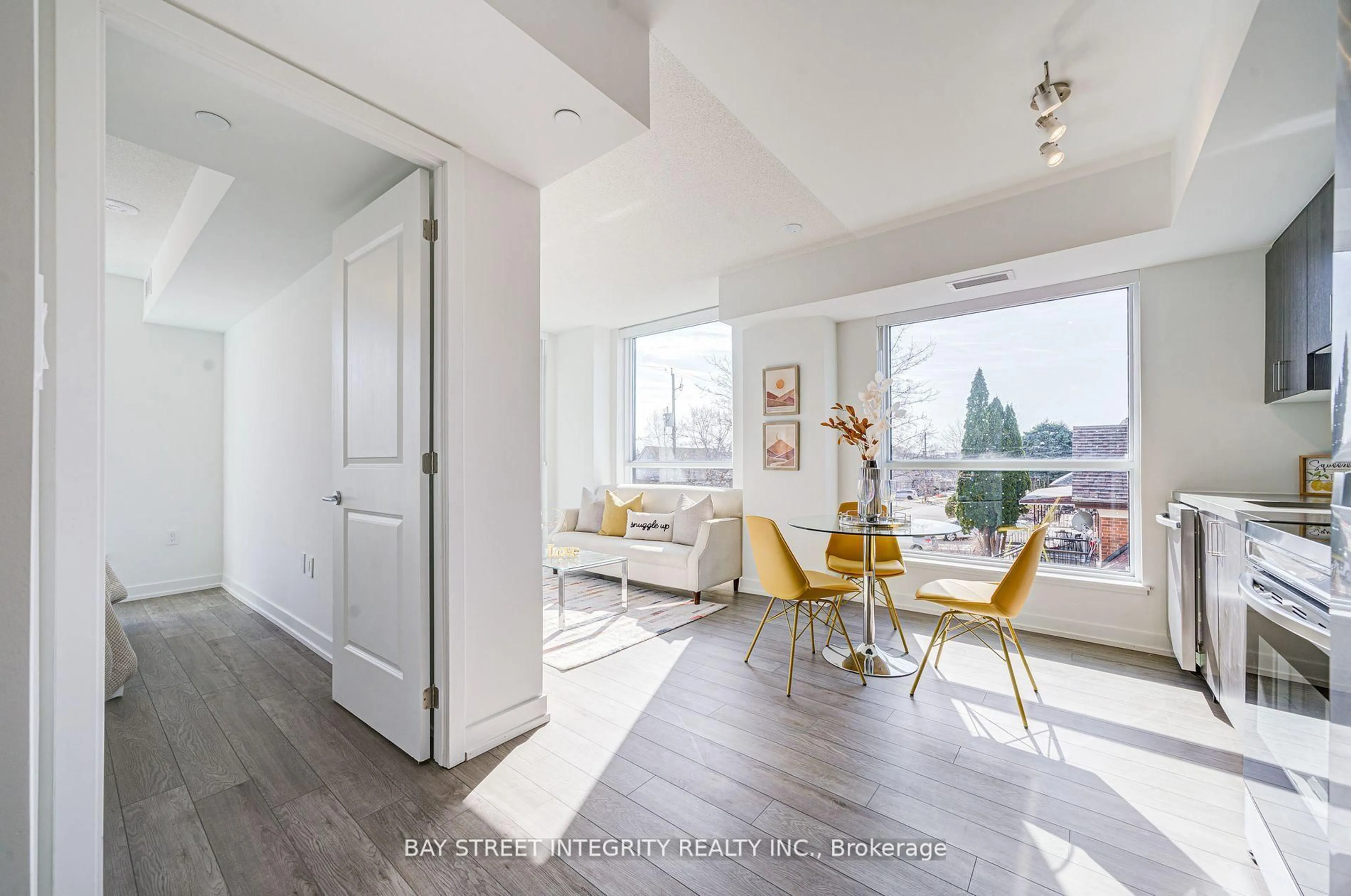 Unknown for 556 Marlee Ave #205, Toronto Ontario M6B 0B1