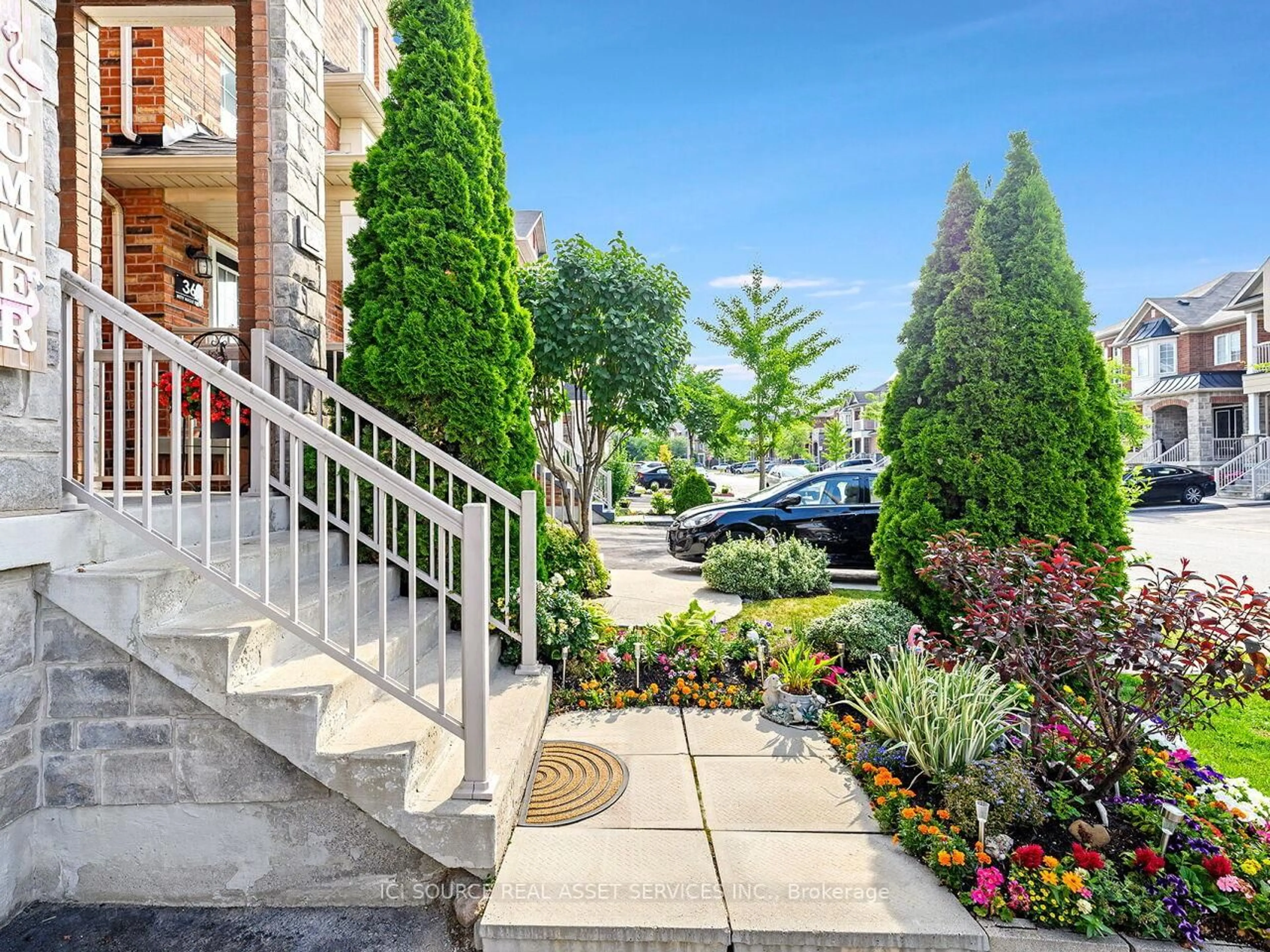 Patio, street for 38 Betty Nagle St, Toronto Ontario M9M 0E2