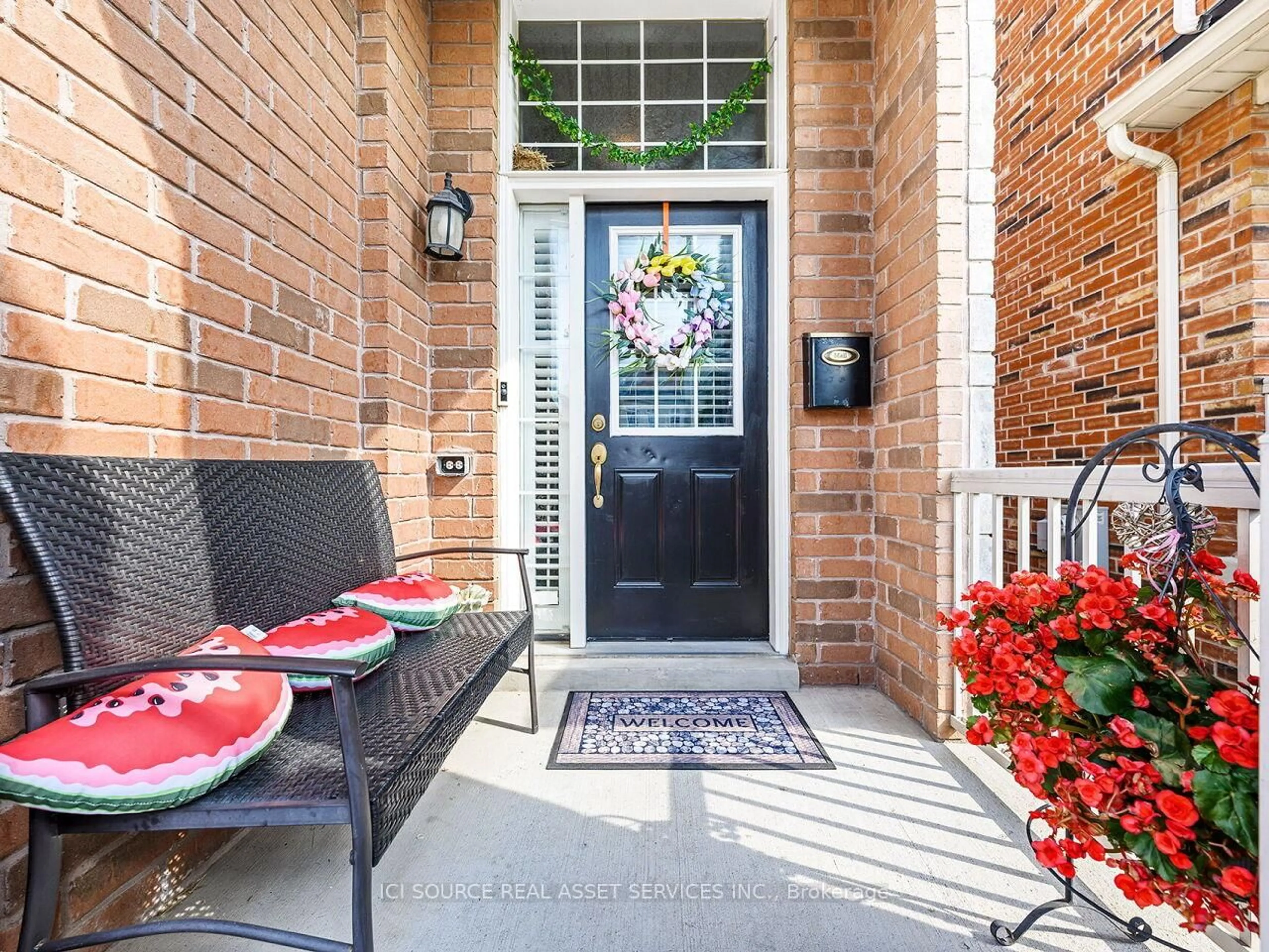 Indoor entryway for 38 Betty Nagle St, Toronto Ontario M9M 0E2