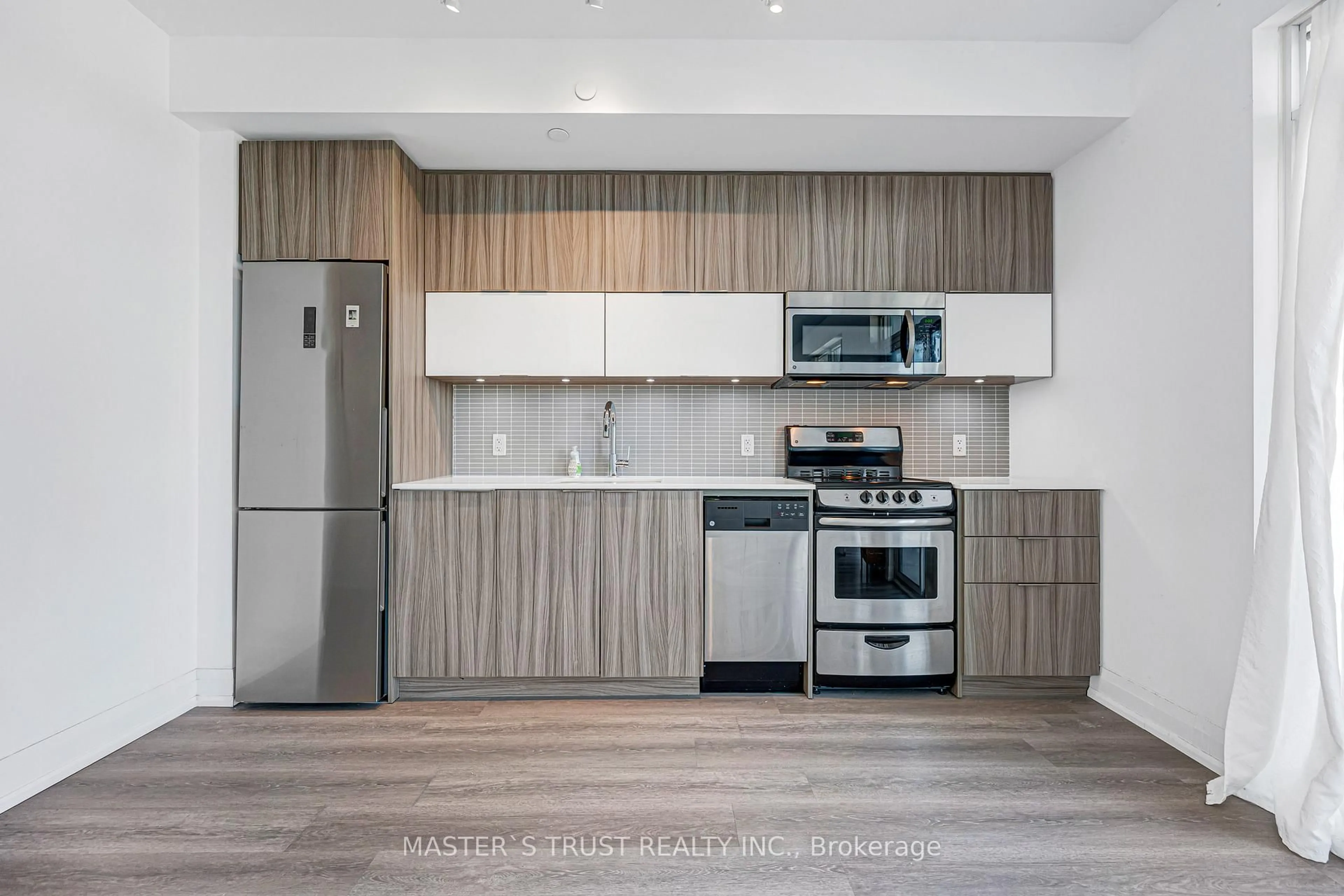 Standard kitchen, wood/laminate floor for 56 Annie Craig Dr ##1109, Toronto Ontario M8V 0C8