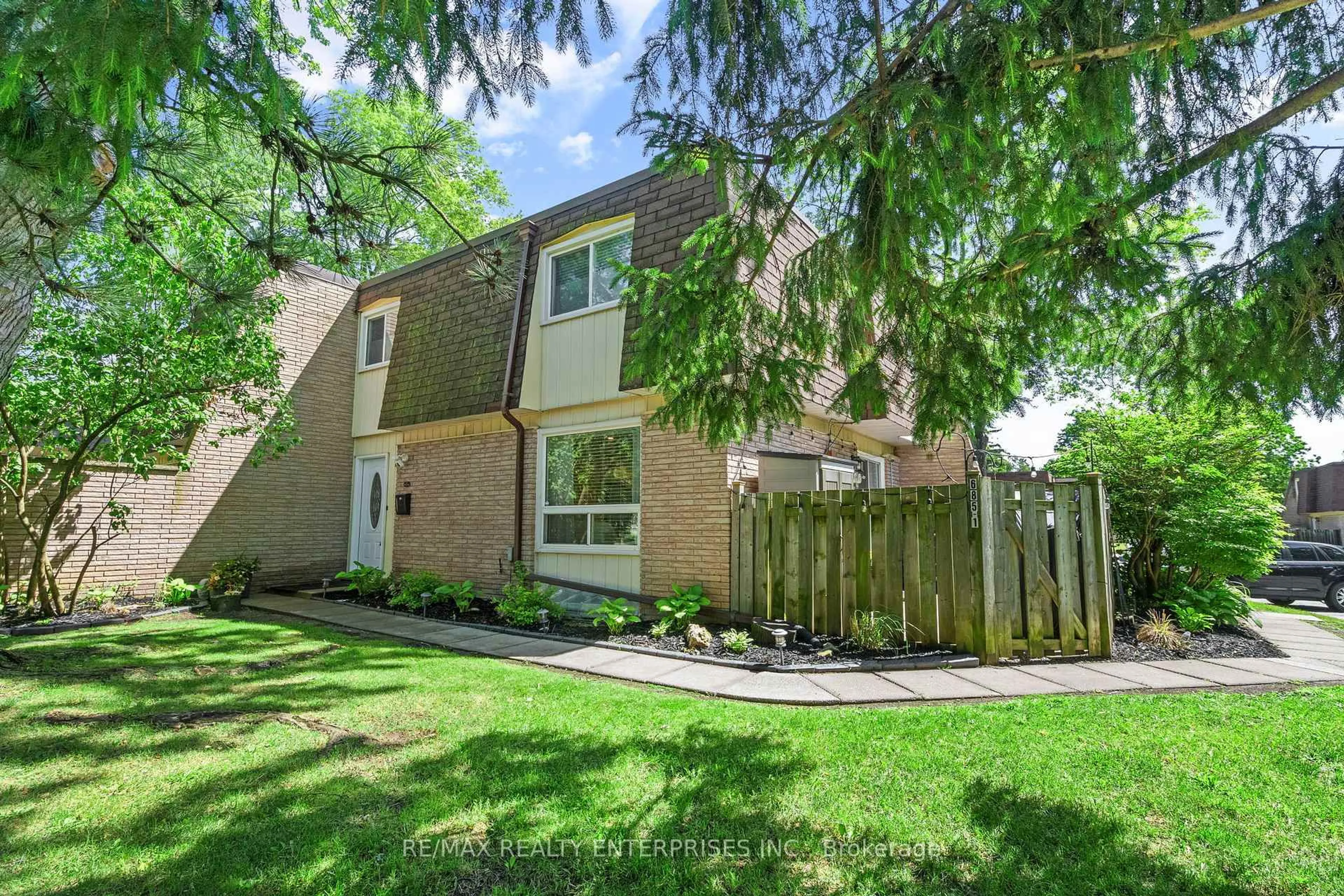 Unknown for 685 Francis Rd #1, Burlington Ontario L7T 3X6