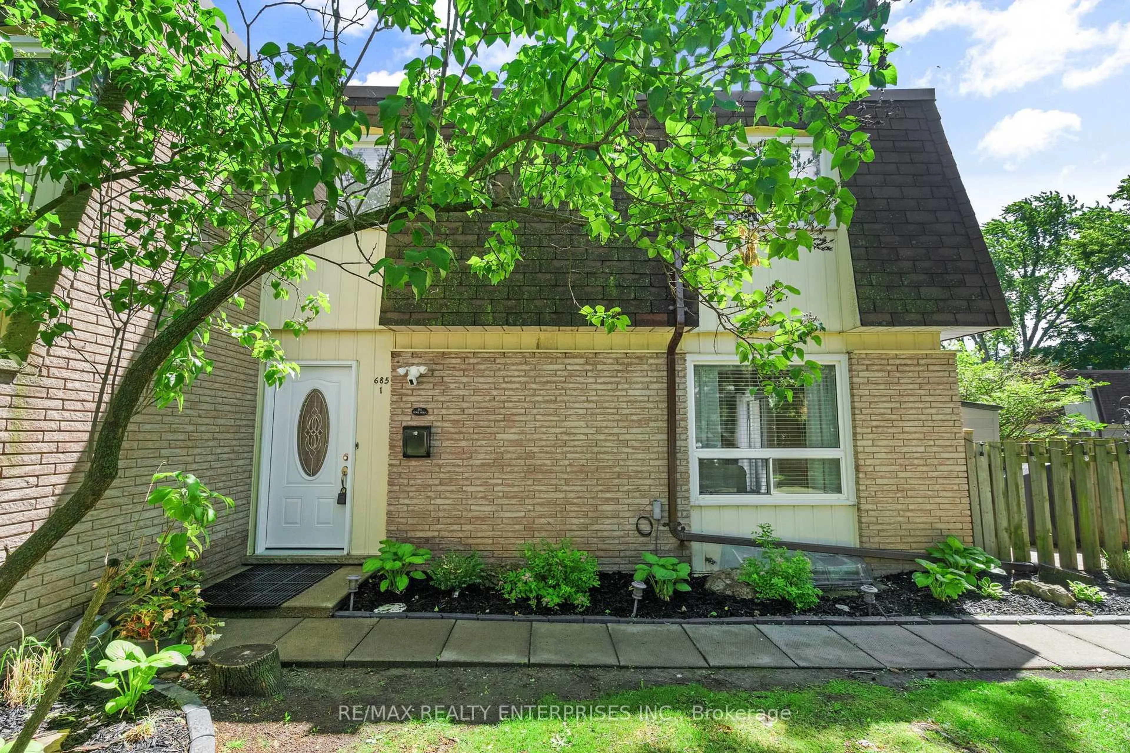 Unknown for 685 Francis Rd #1, Burlington Ontario L7T 3X6