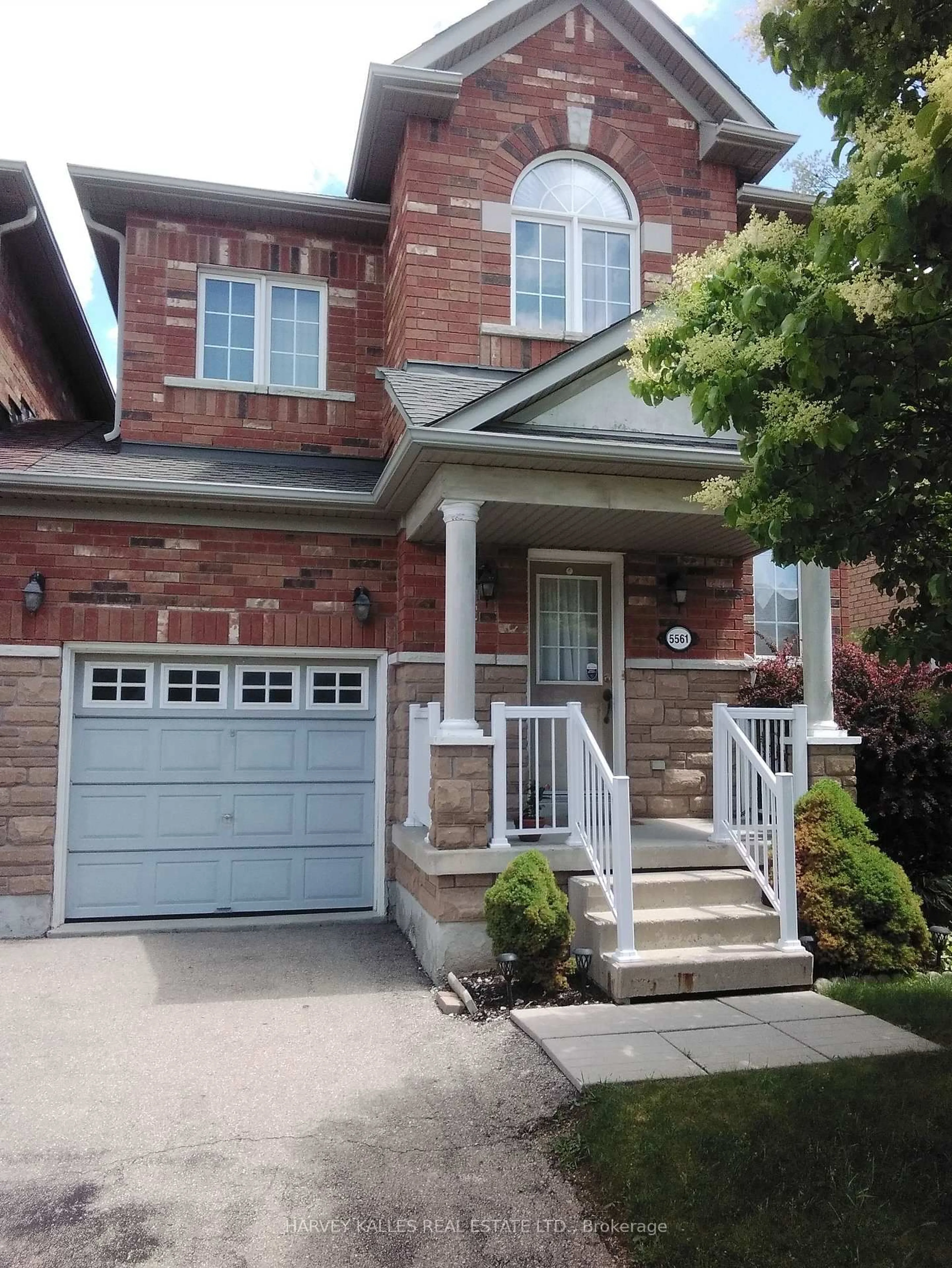 Home with brick exterior material, street for 5561 Katy Gate, Mississauga Ontario L5M 7M9