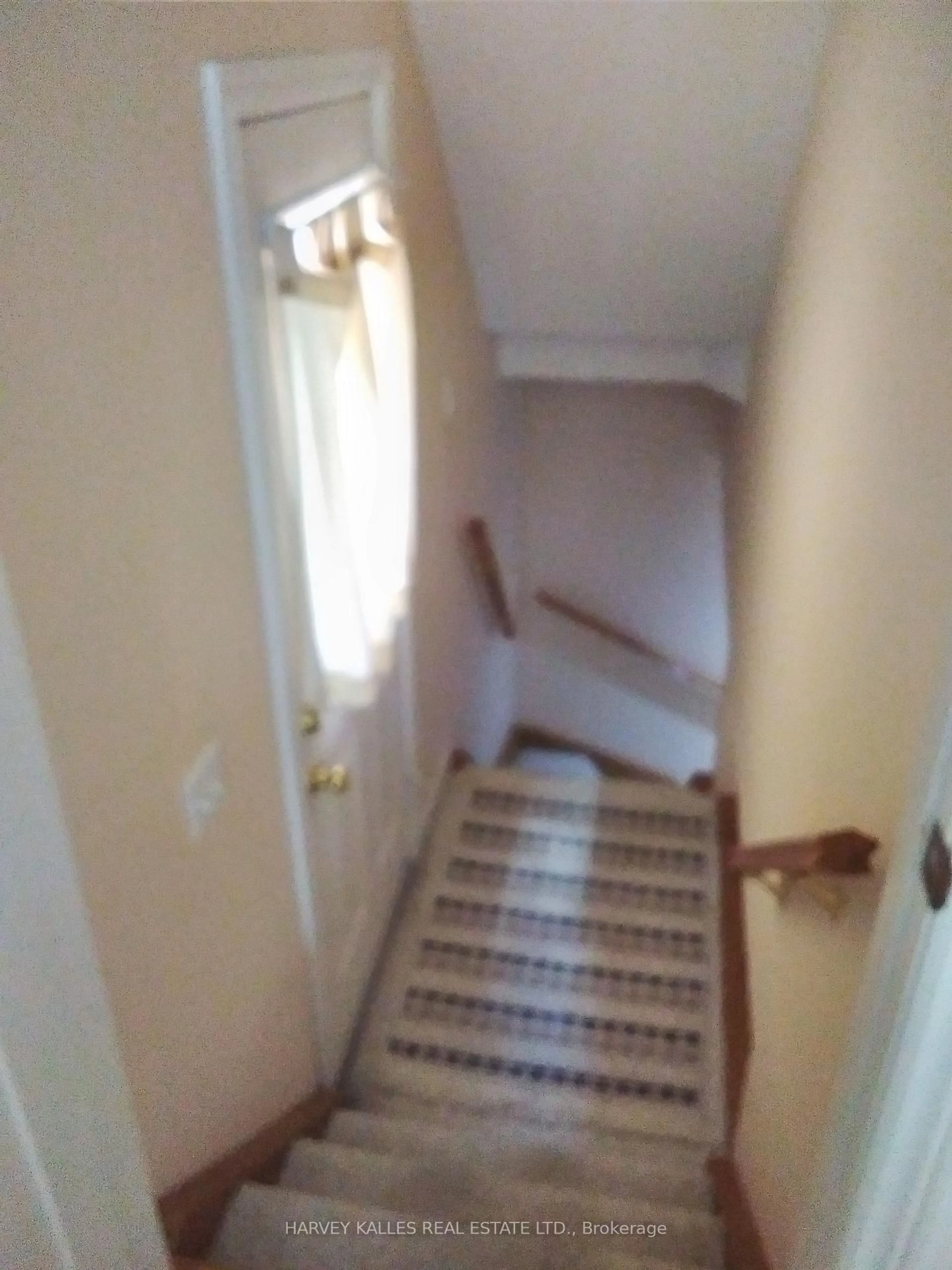 Stairs for 5561 Katy Gate, Mississauga Ontario L5M 7M9