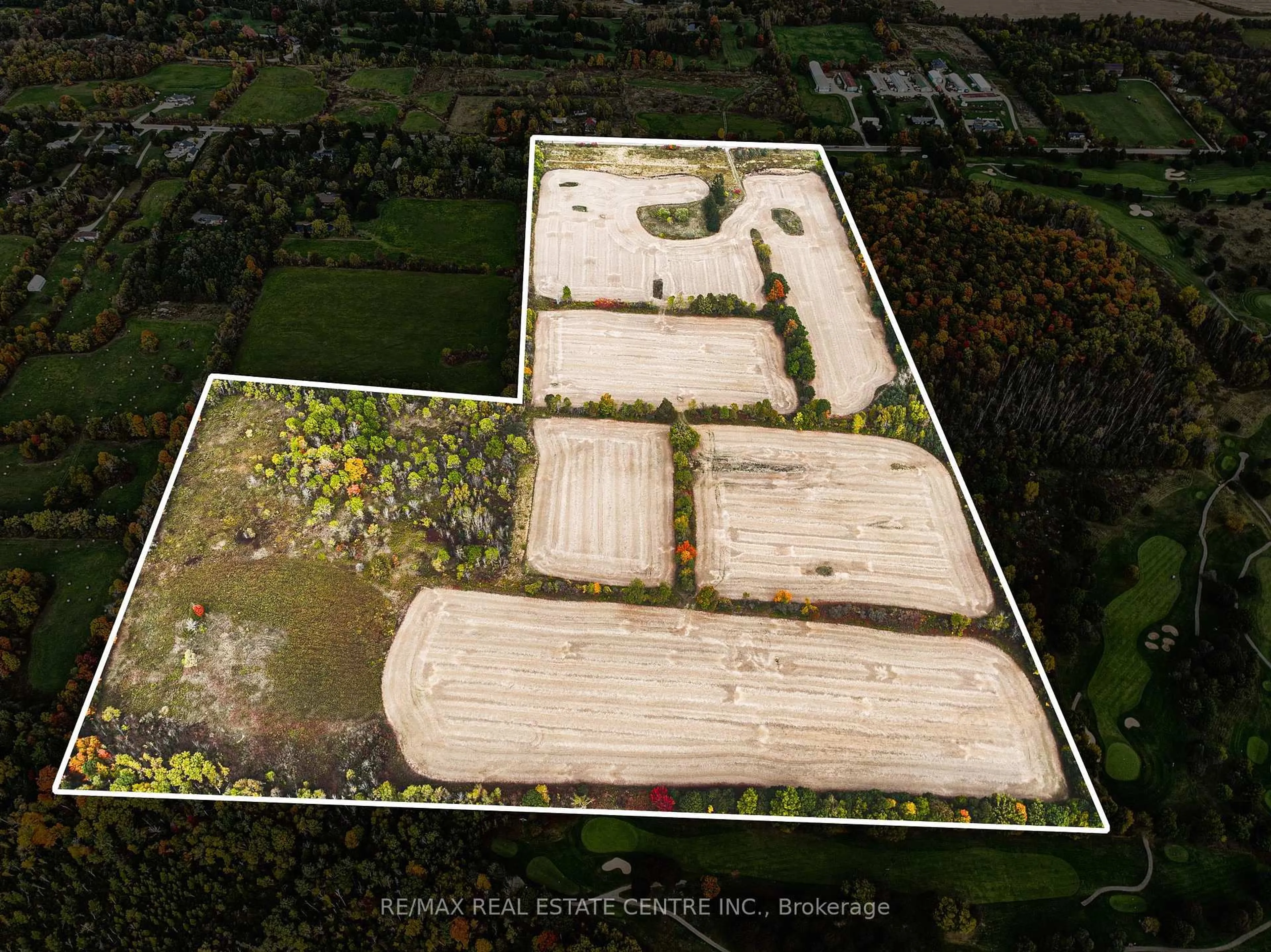 A pic from outside/outdoor area/front of a property/back of a property/a pic from drone, building for 4300 Cedar Springs Rd, Burlington Ontario L7P 0P5