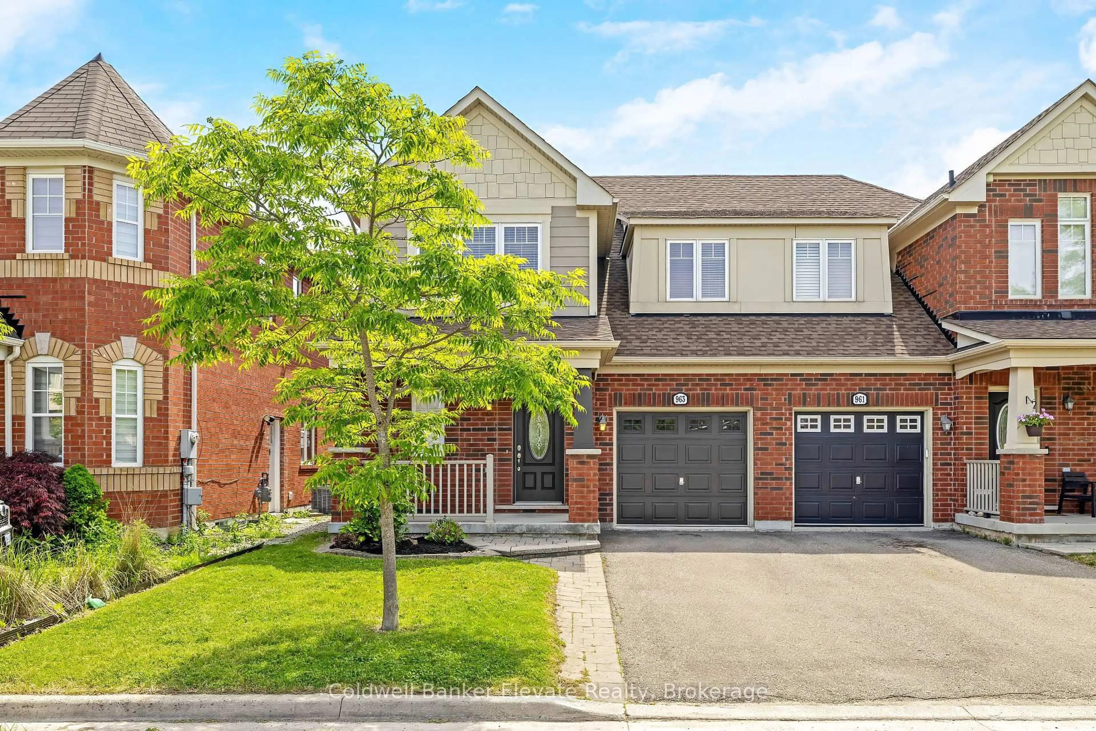 Home with brick exterior material, street for 963 McTrach Cres, Milton Ontario L9T 7B9