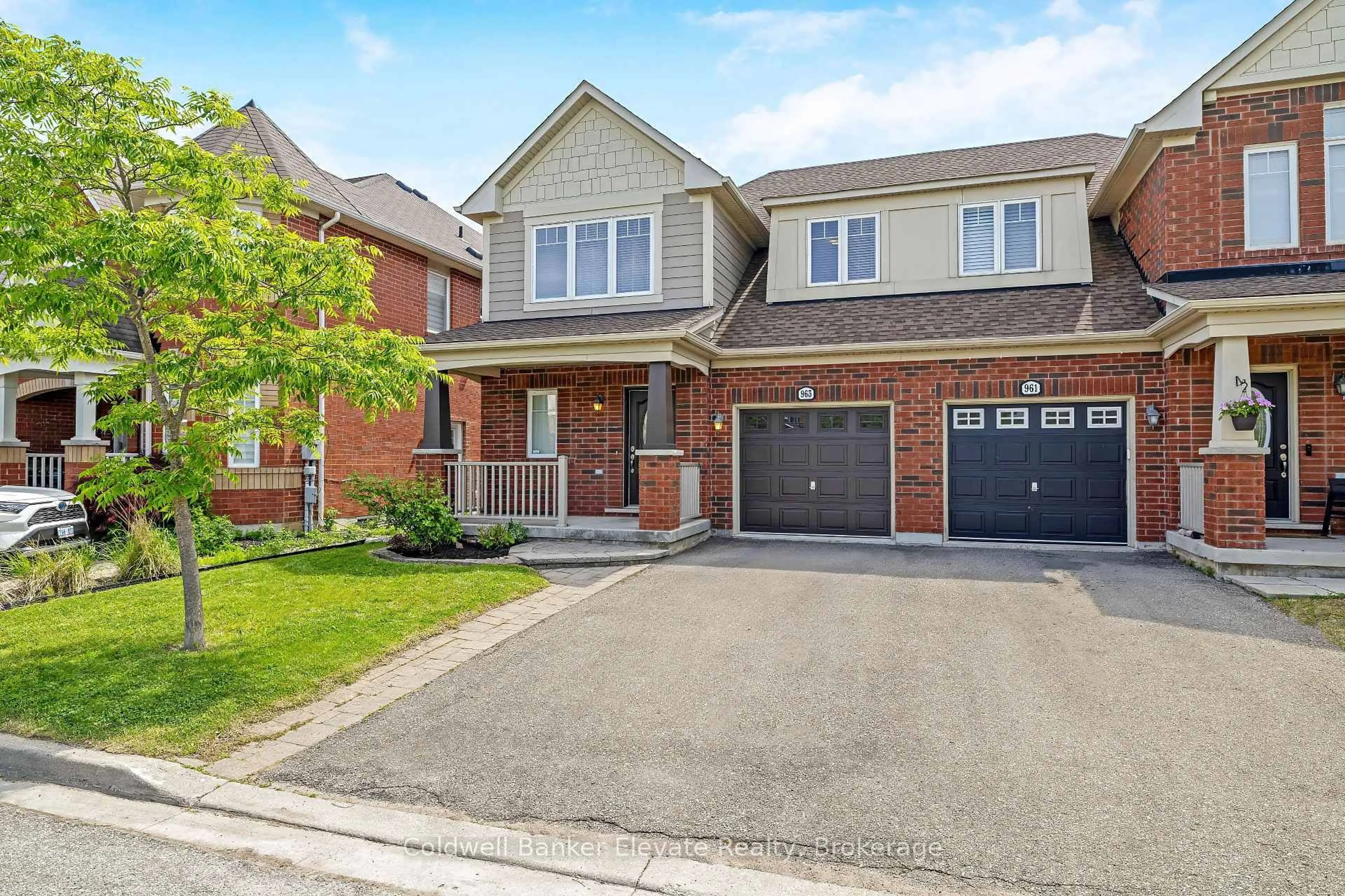 Home with brick exterior material, street for 963 McTrach Cres, Milton Ontario L9T 7B9