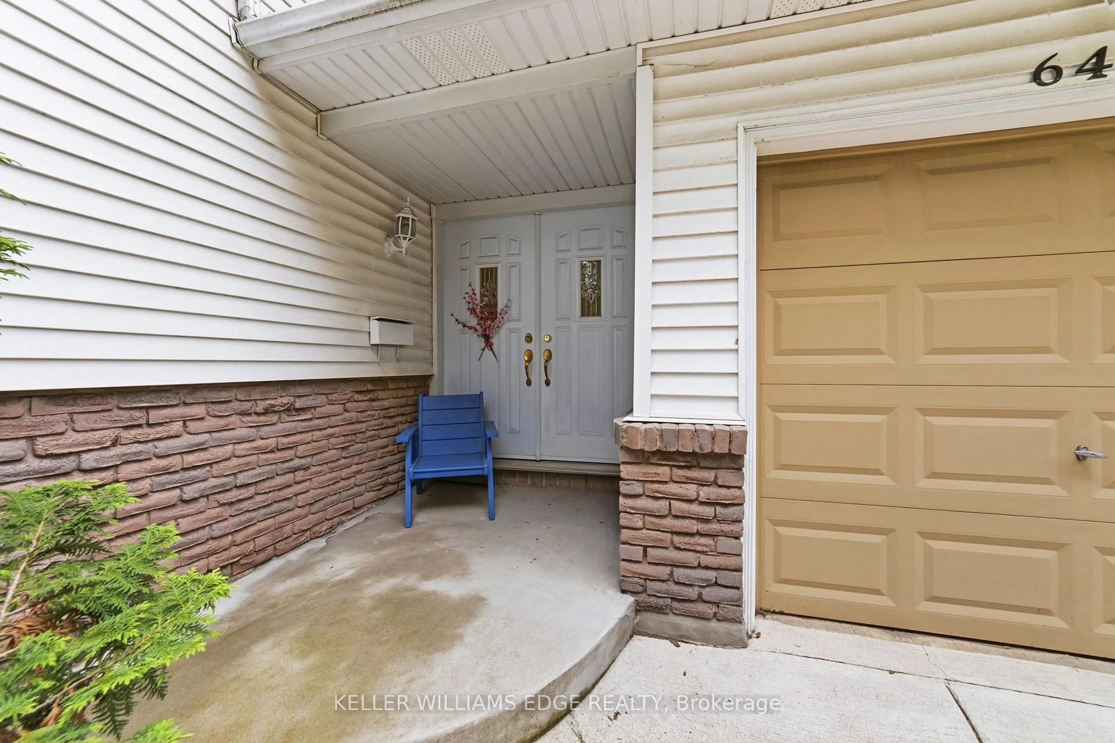 Indoor entryway for 644 LOMOND Cres, Burlington Ontario L7L 2N9