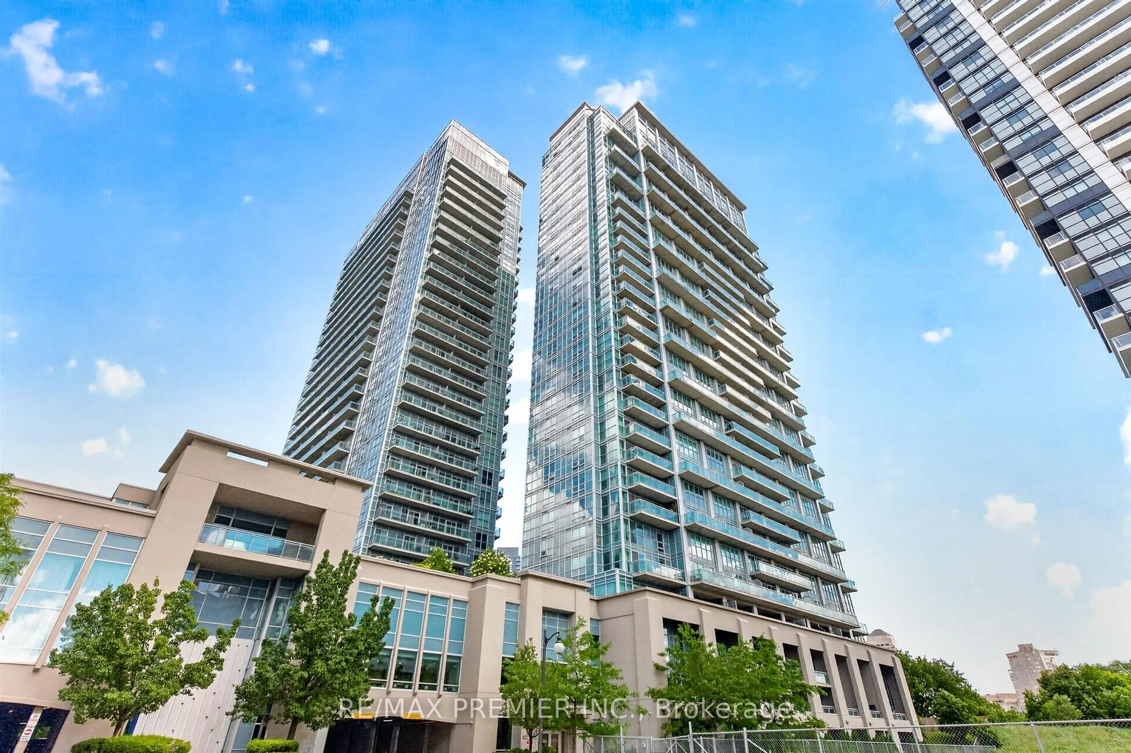 Patio, building for 165 Legion Rd #2133, Toronto Ontario M8Y 0B3