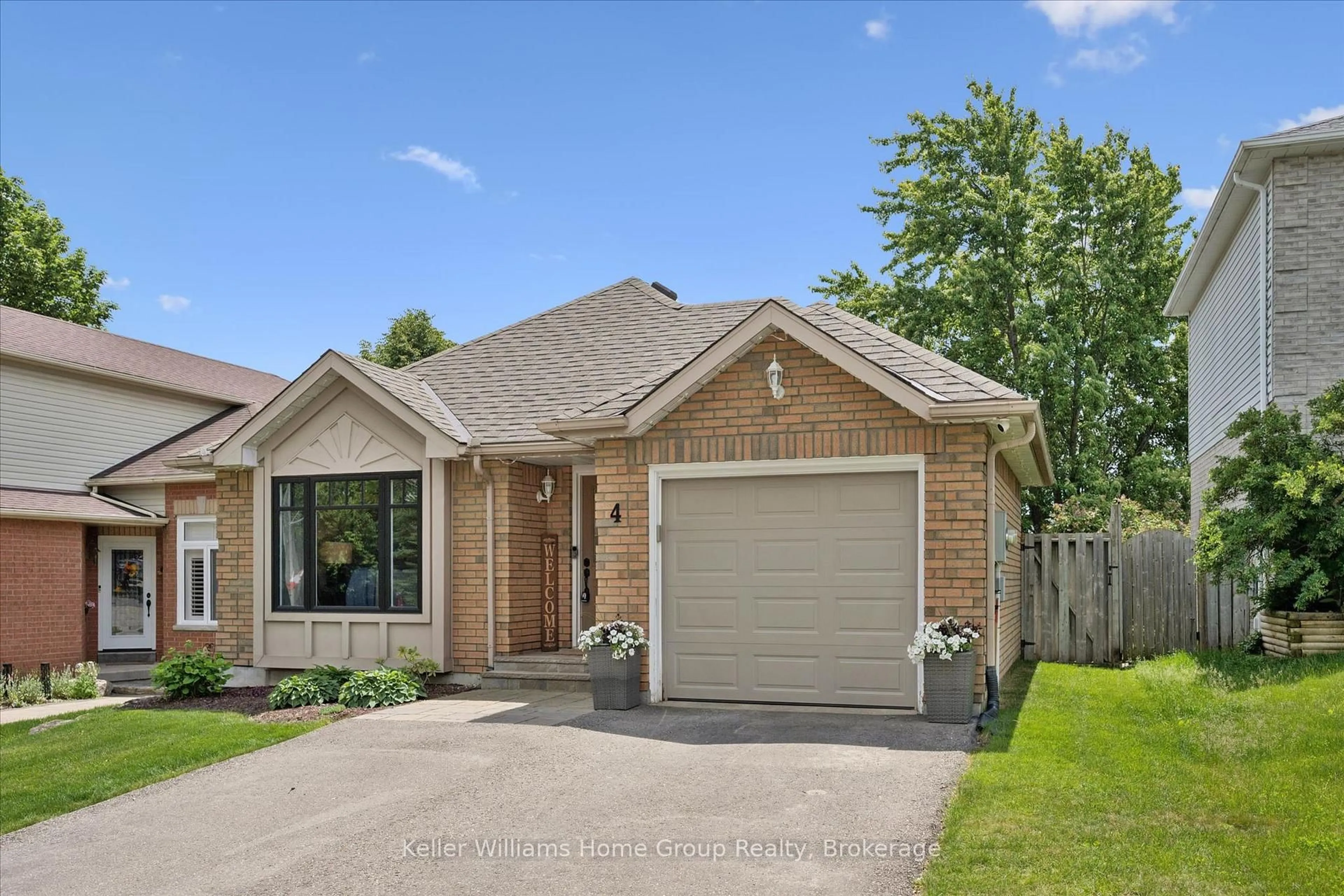 Home with brick exterior material, street for 4 Eastview Cres, Orangeville Ontario L9W 4X3