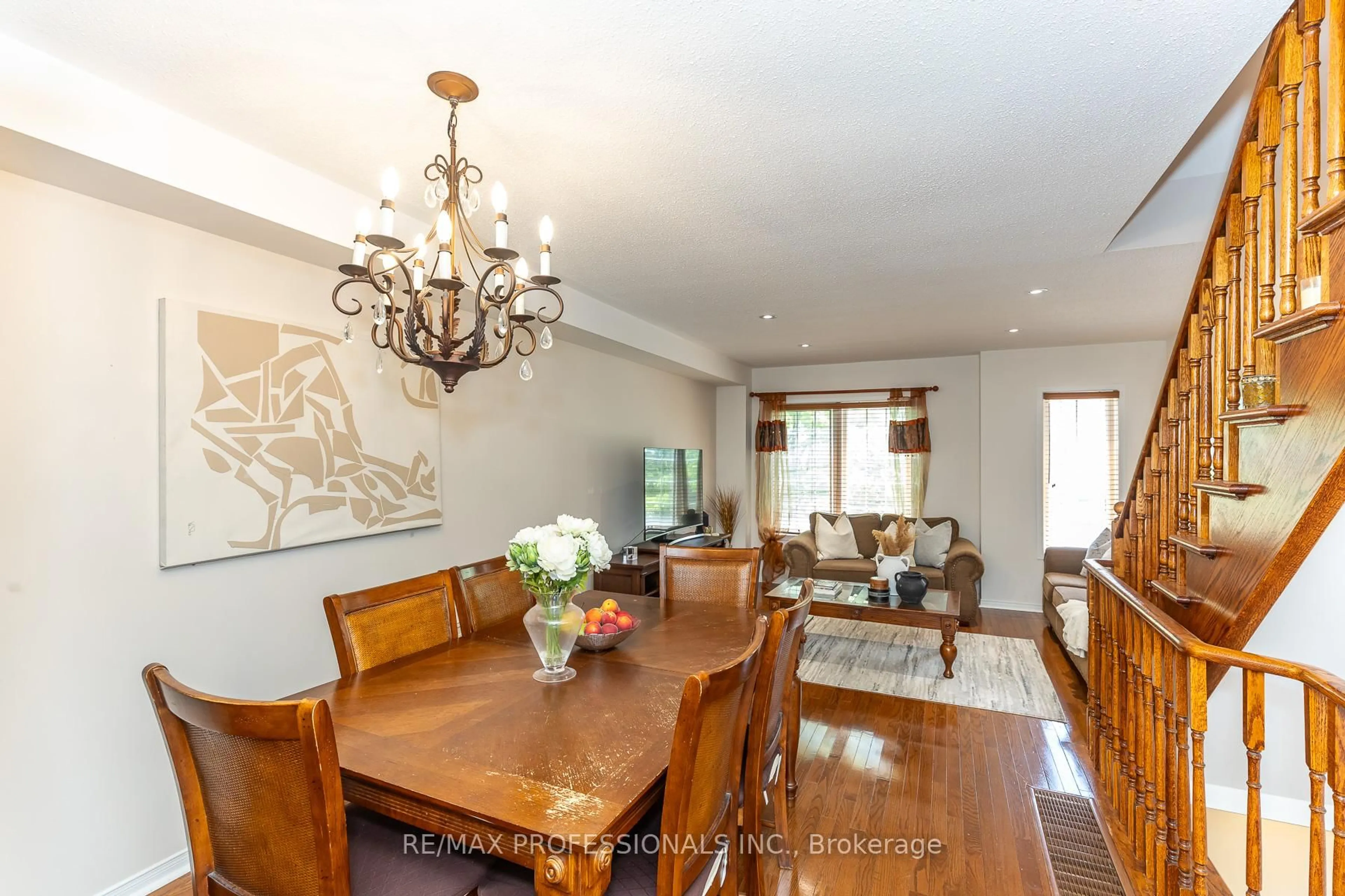 Dining room, wood/laminate floor for 45 Weston Rd, Toronto Ontario M6N 5H3