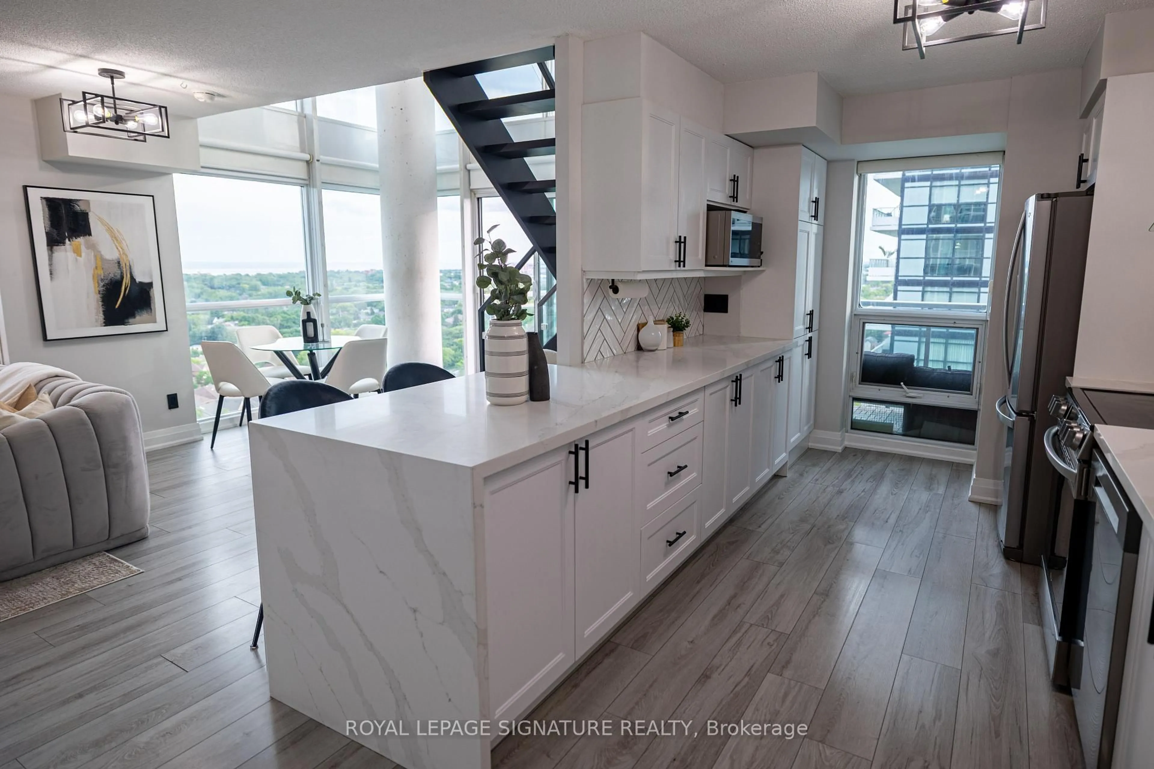 Open concept kitchen, unknown for 155 Legion Rd #1905, Toronto Ontario M8Y 0A7