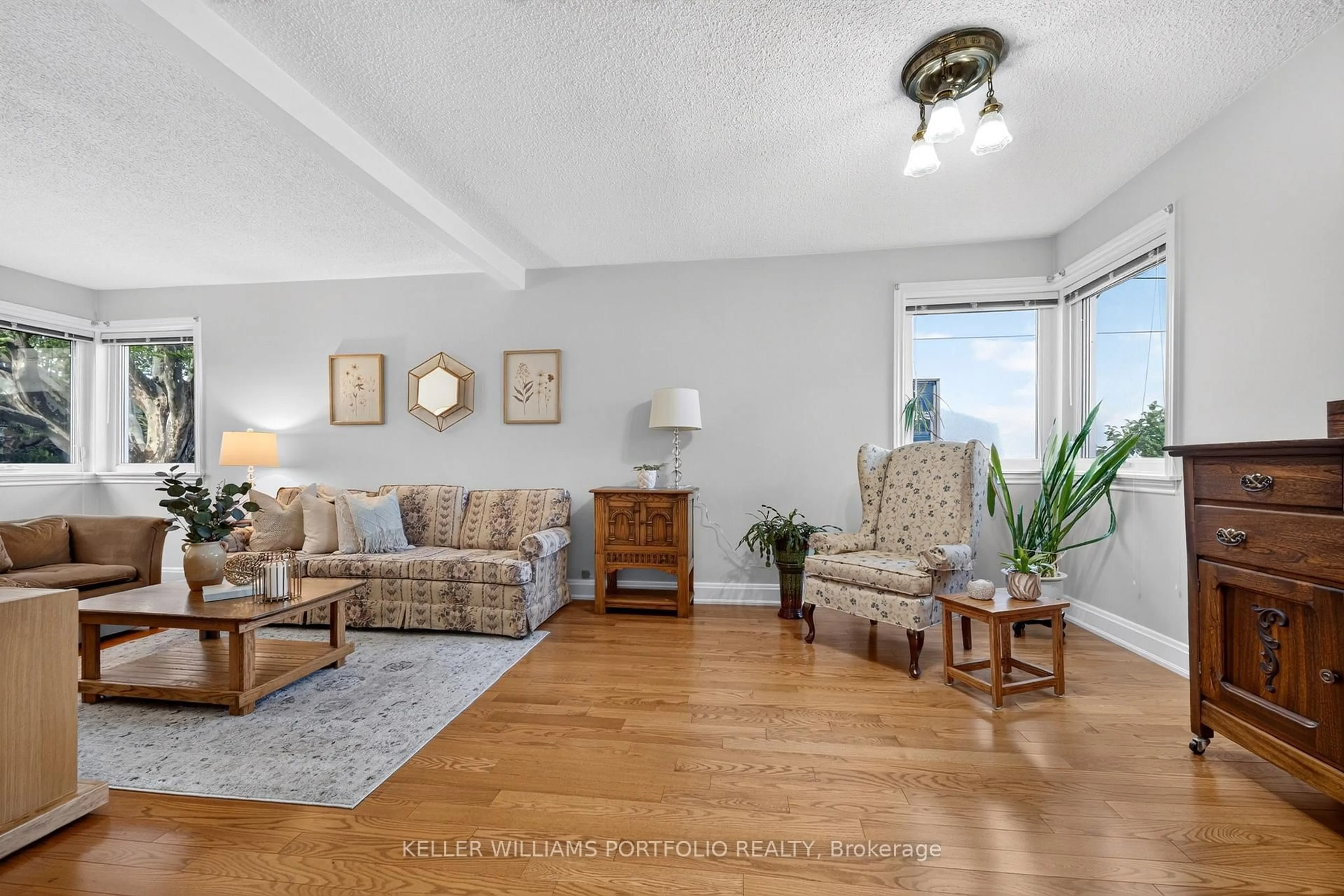 Living room with furniture, unknown for 23 Graystone Gdns, Toronto Ontario M8Z 3C2