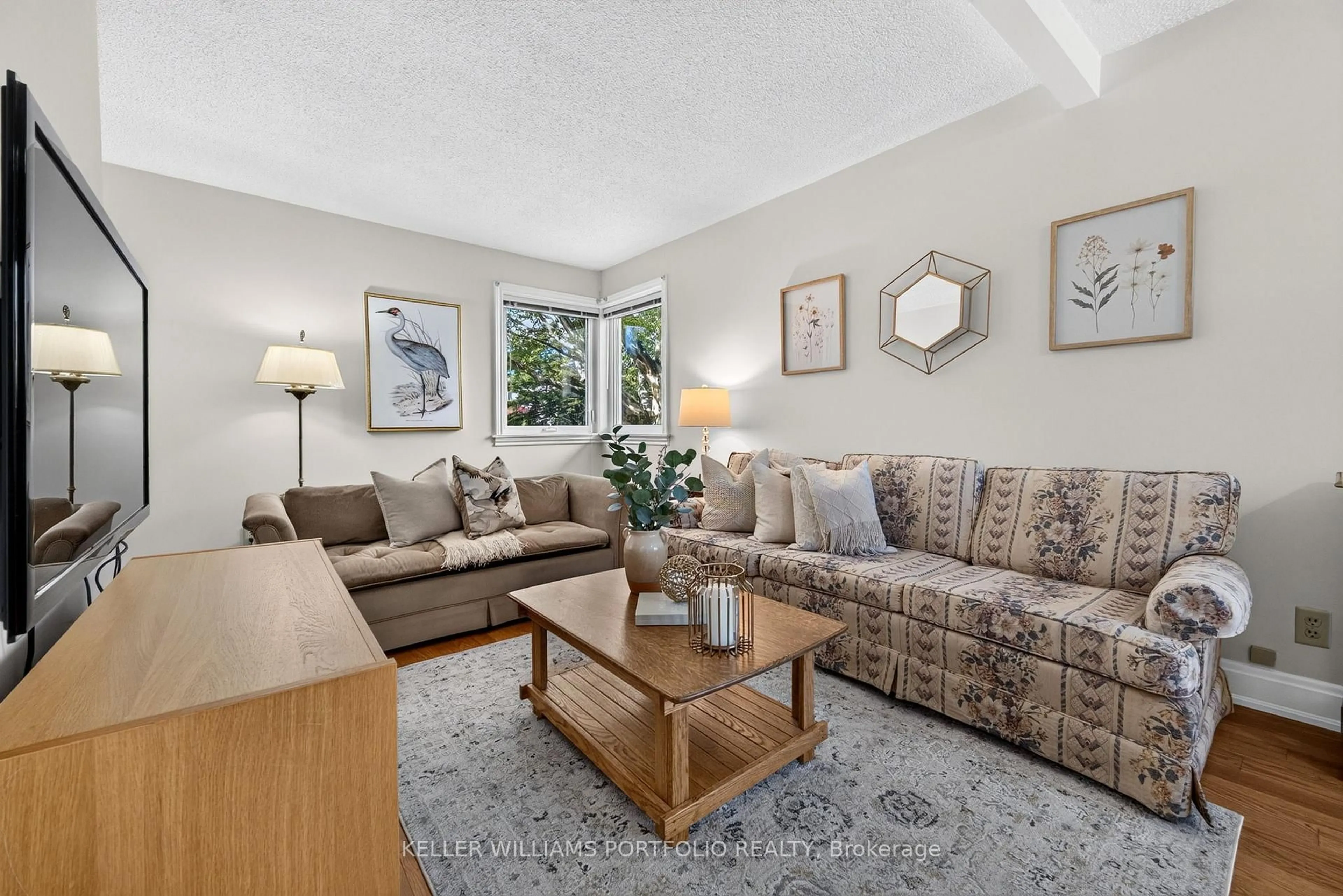 Living room with furniture, unknown for 23 Graystone Gdns, Toronto Ontario M8Z 3C2