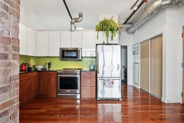 363 Sorauren Ave #405, Toronto 5