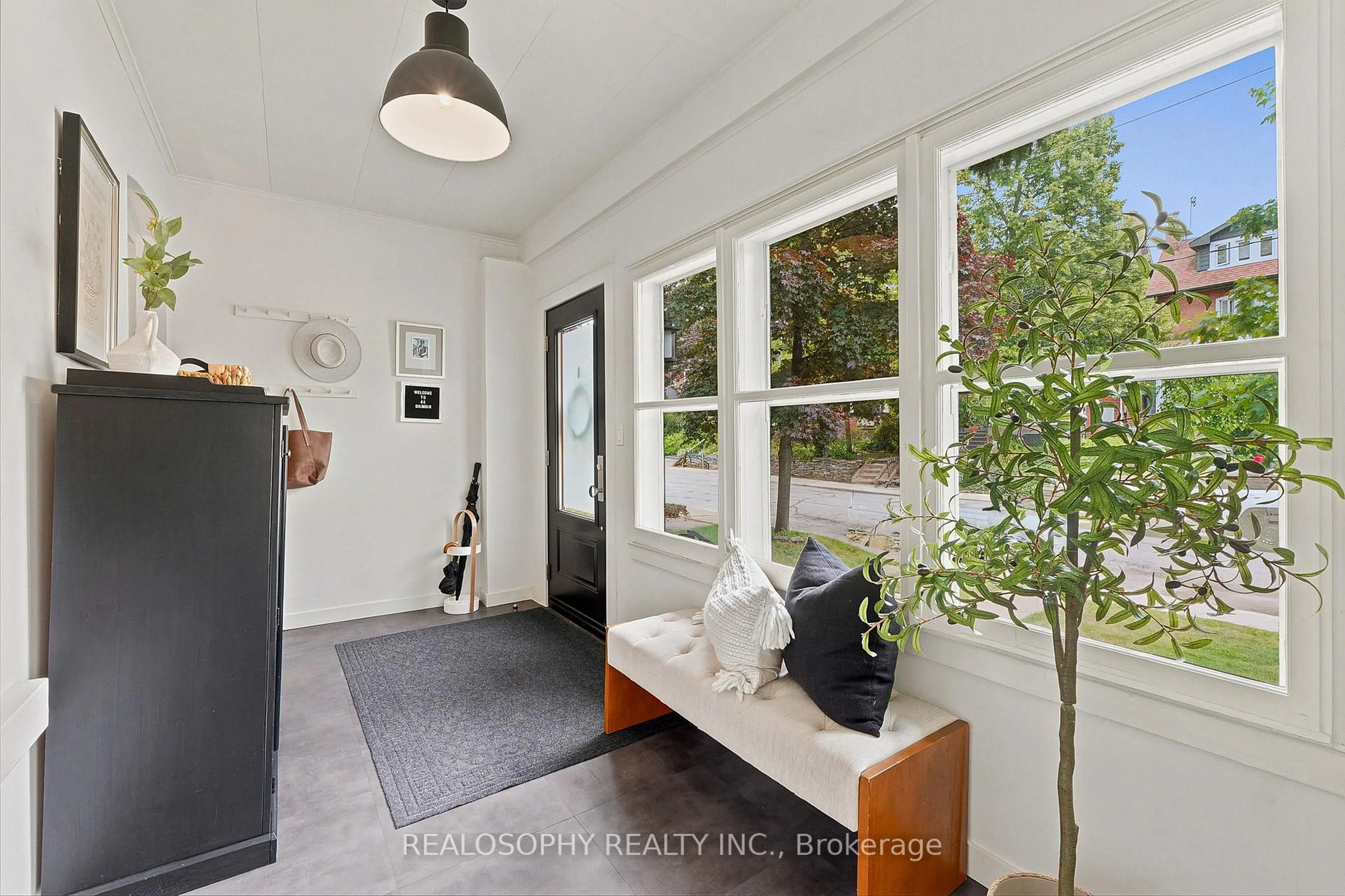 Indoor entryway for 44 Gilmour Ave, Toronto Ontario M6P 3A9