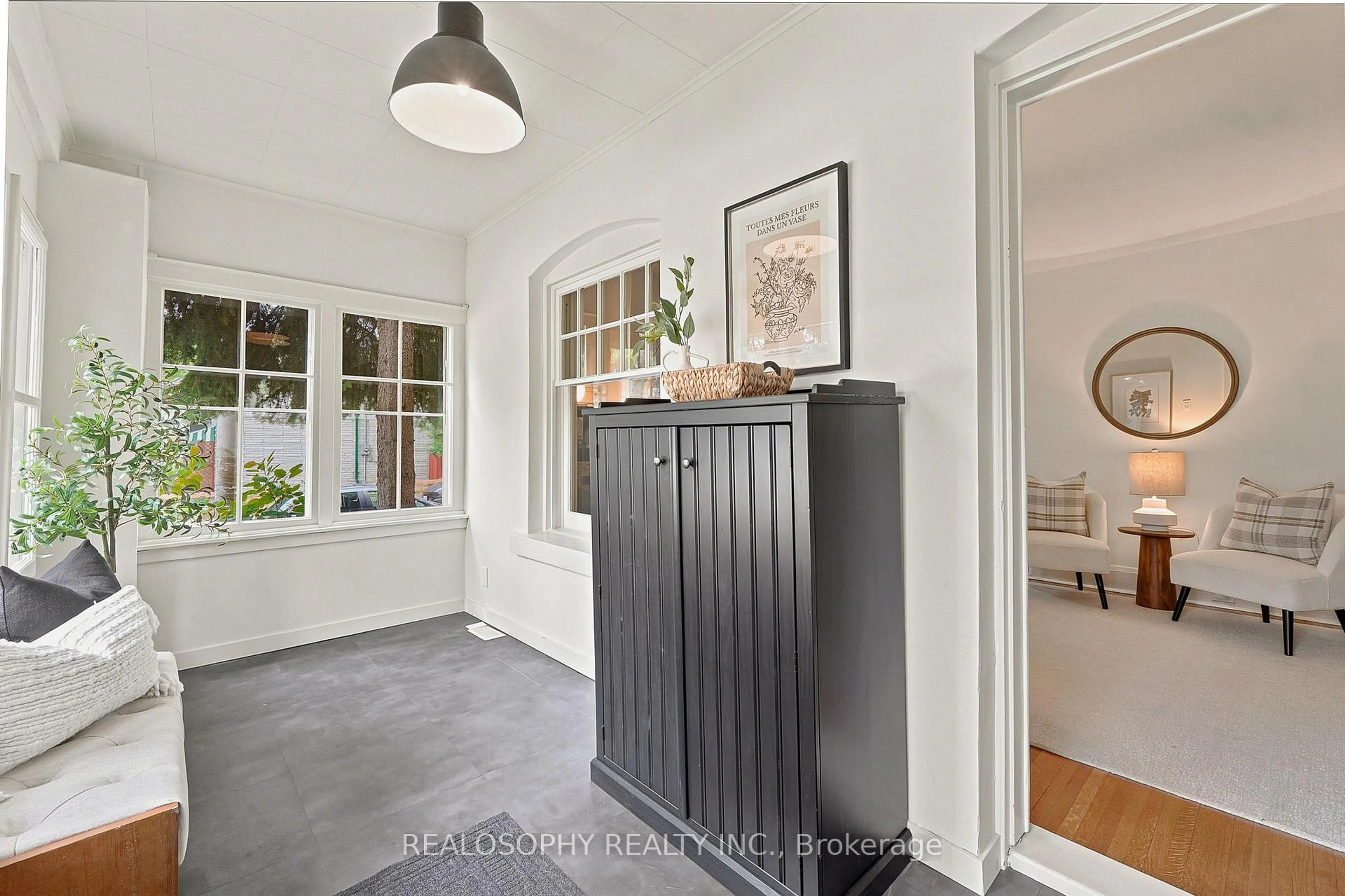 Indoor entryway for 44 Gilmour Ave, Toronto Ontario M6P 3A9