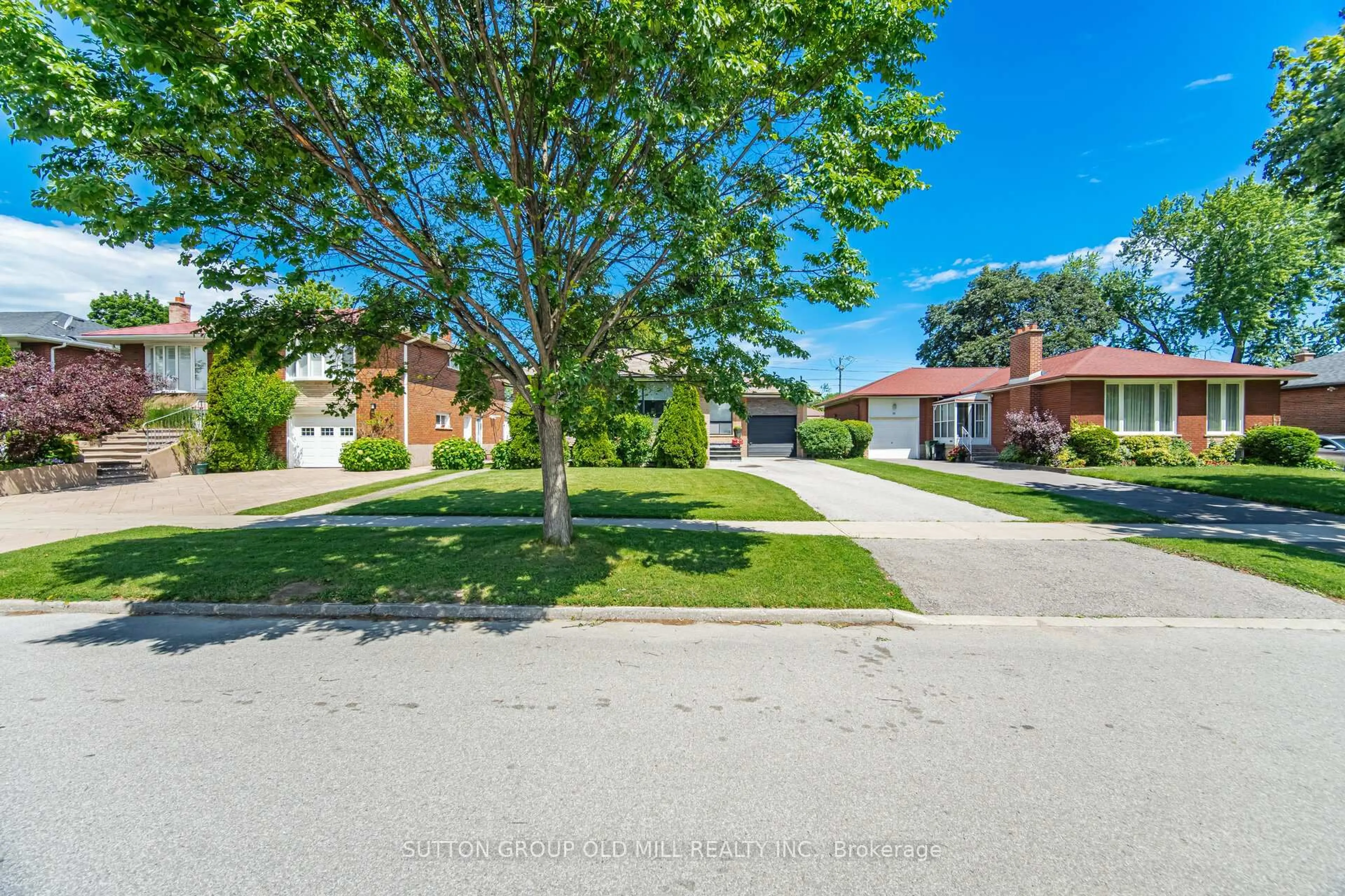 A pic from outside/outdoor area/front of a property/back of a property/a pic from drone, street for 14 Shipley Rd, Toronto Ontario M9R 3H8