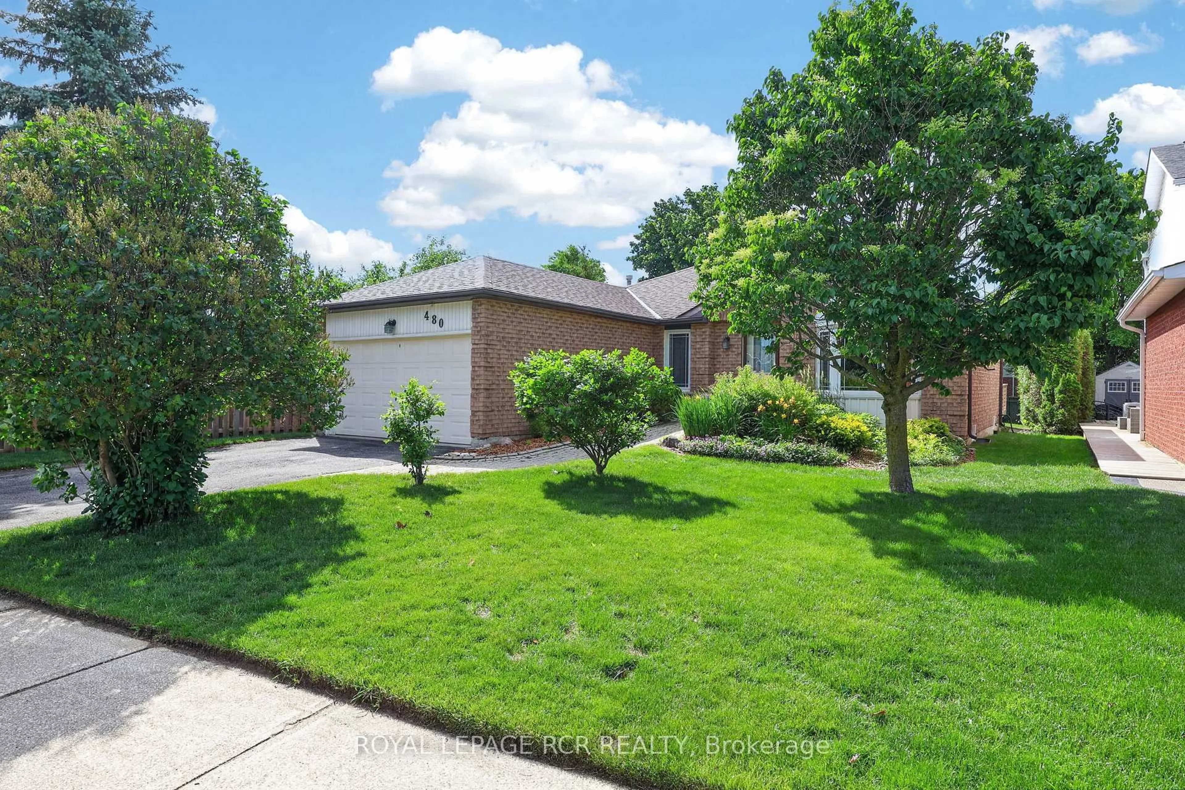 A pic from outside/outdoor area/front of a property/back of a property/a pic from drone, street for 480 College Ave, Orangeville Ontario L9W 4R8