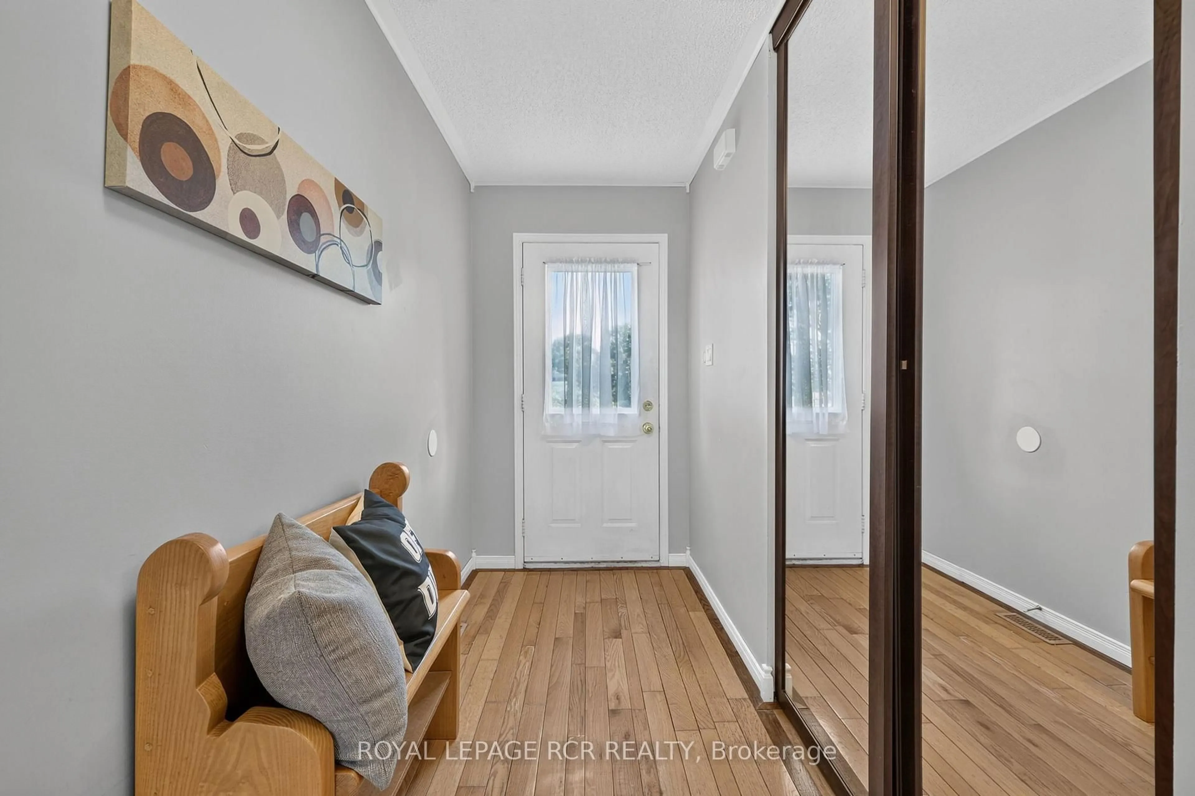 Indoor entryway for 480 College Ave, Orangeville Ontario L9W 4R8