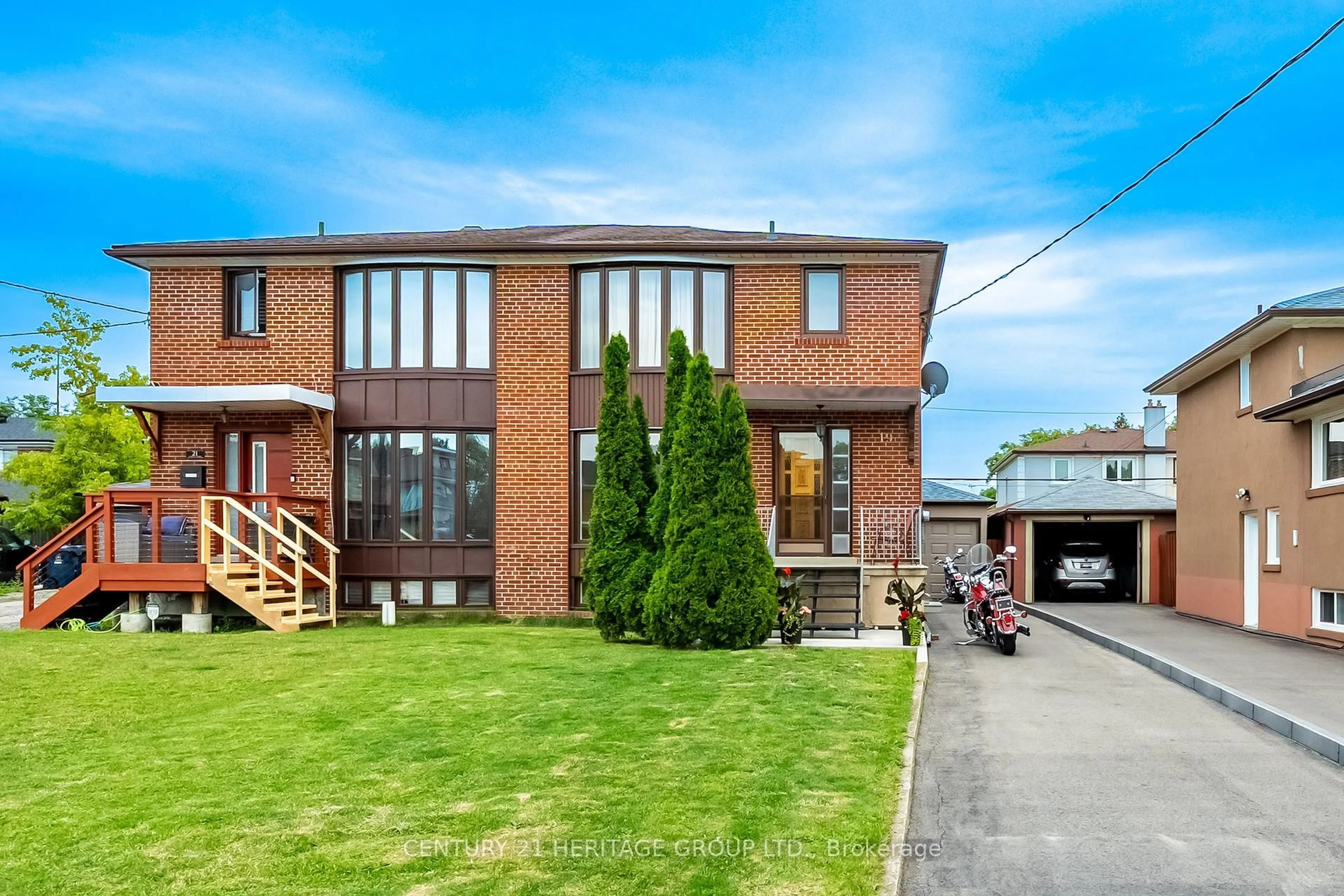 Home with brick exterior material, street for 19 Lantos Crt, Toronto Ontario M3M 1G4