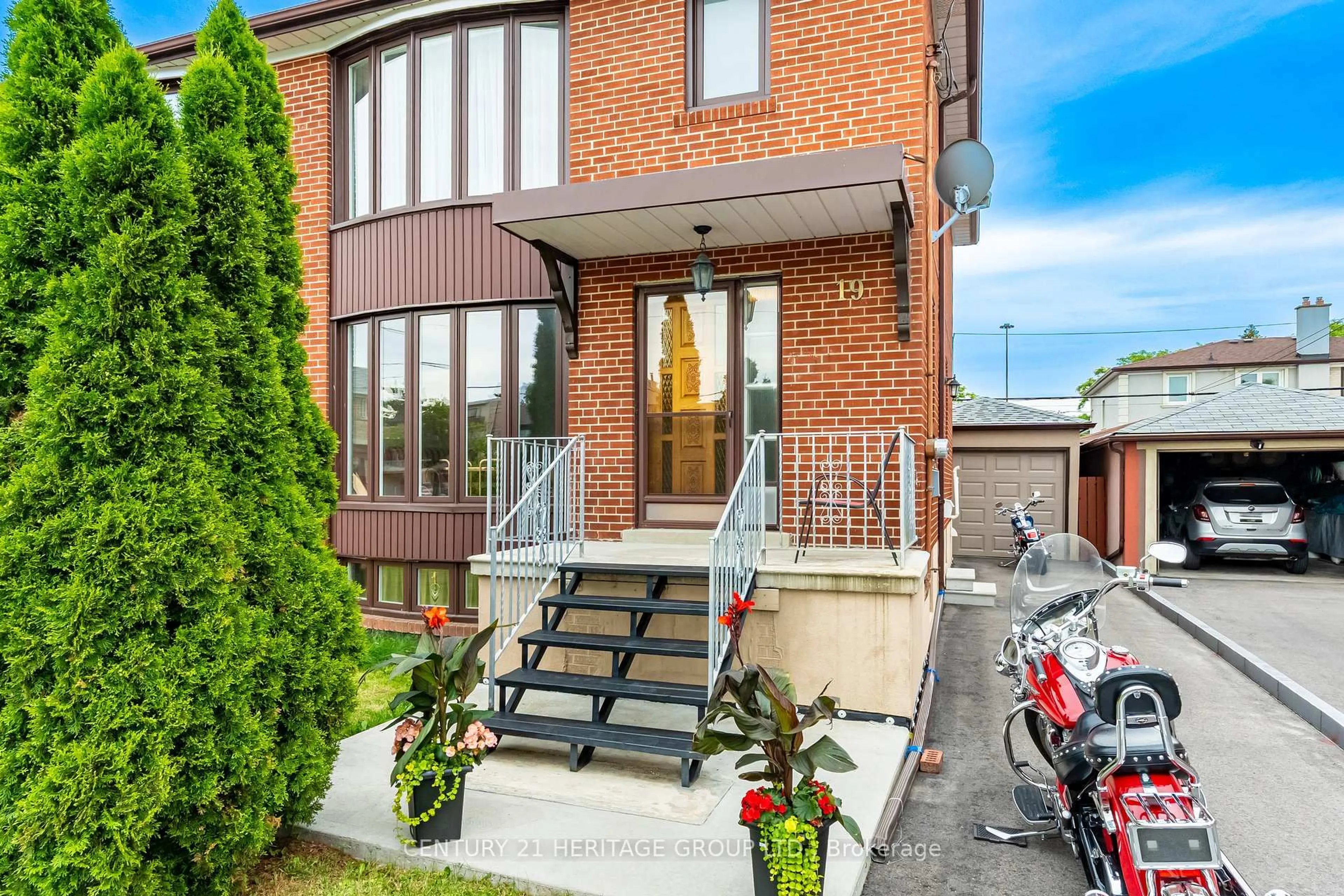 Home with brick exterior material, street for 19 Lantos Crt, Toronto Ontario M3M 1G4