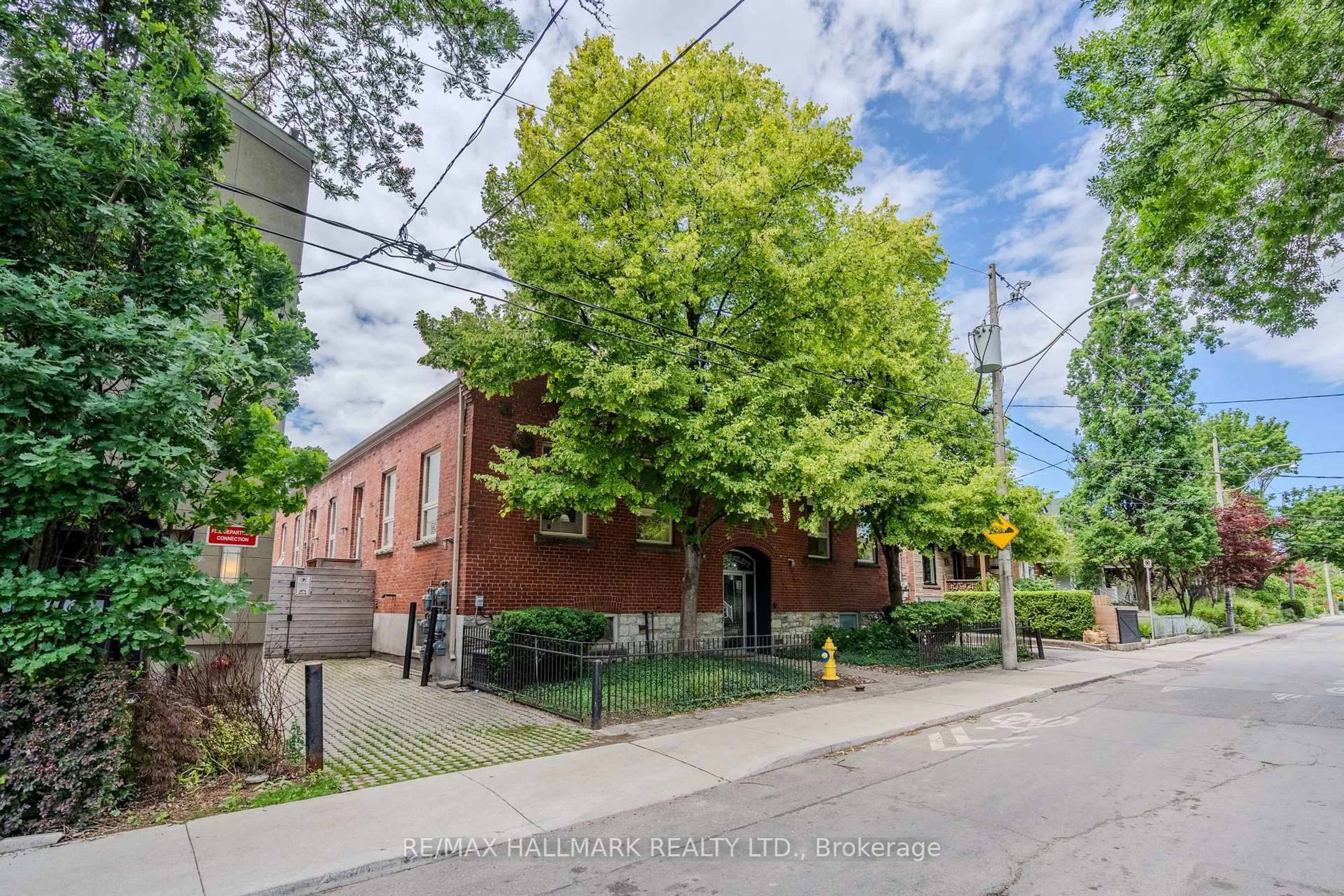 Home with brick exterior material, street for 8 Bartlett Ave #2, Toronto Ontario M6H 3E6