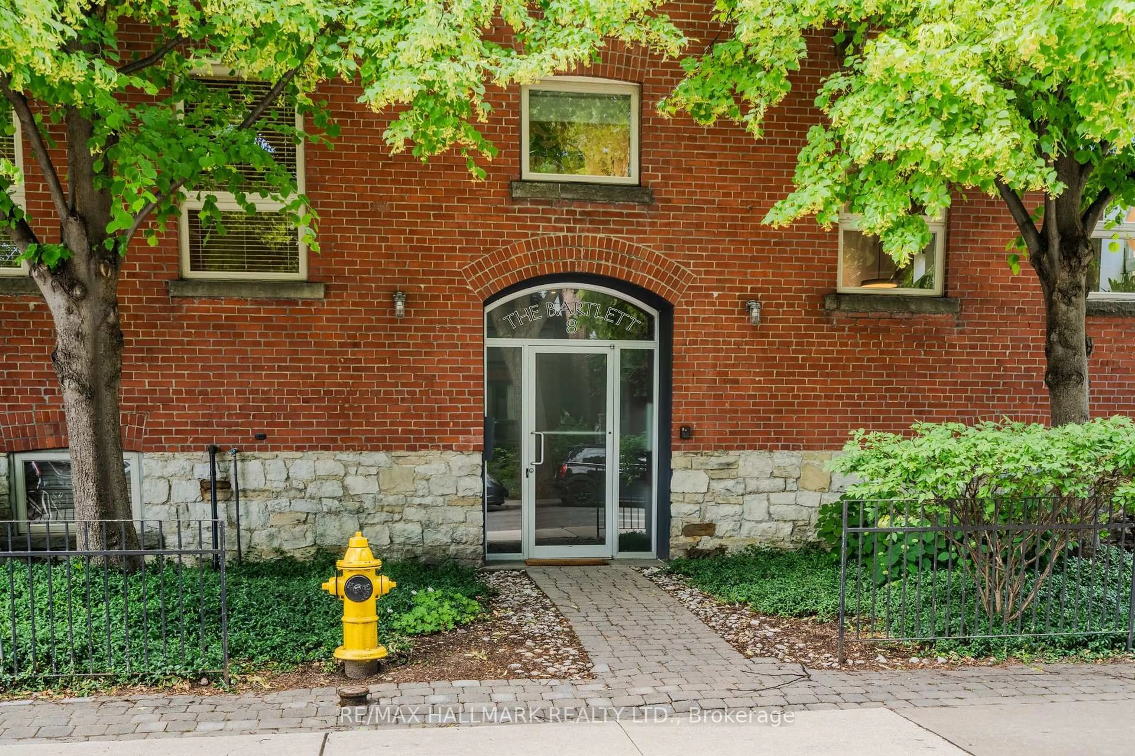 Unknown for 8 Bartlett Ave #2, Toronto Ontario M6H 3E6