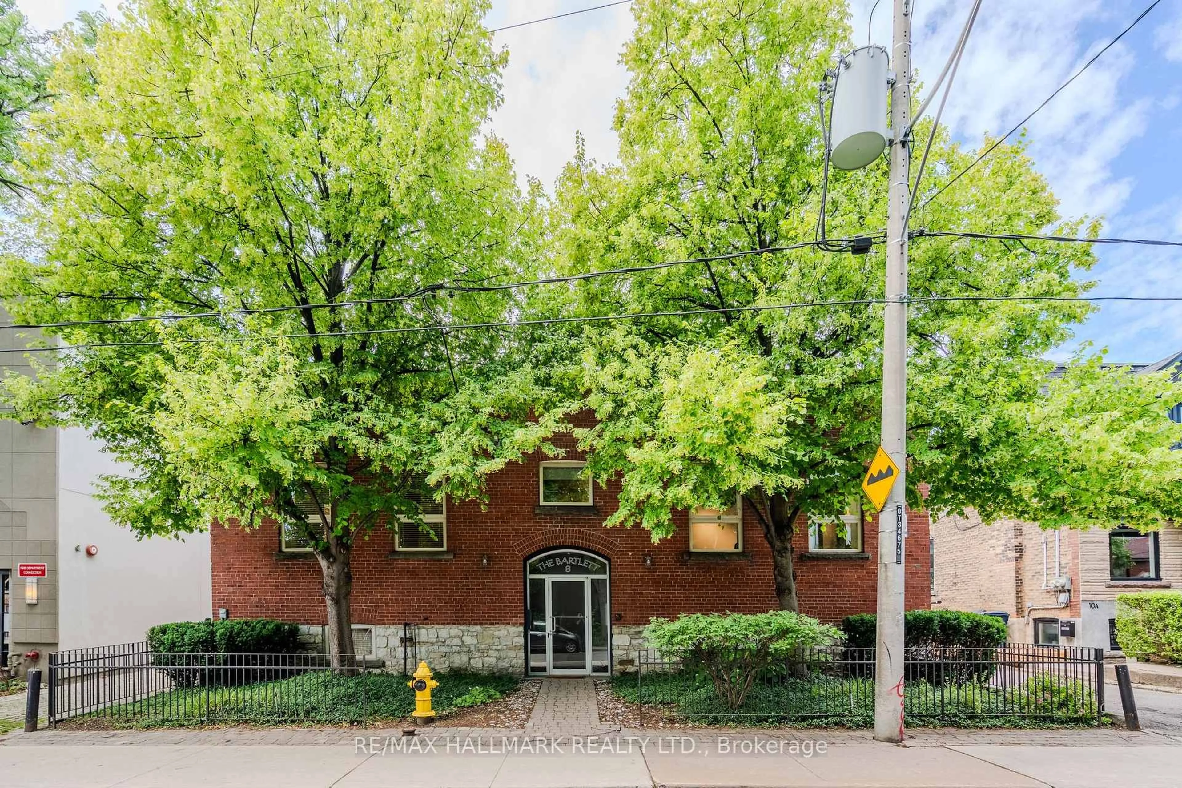 Unknown for 8 Bartlett Ave #2, Toronto Ontario M6H 3E6