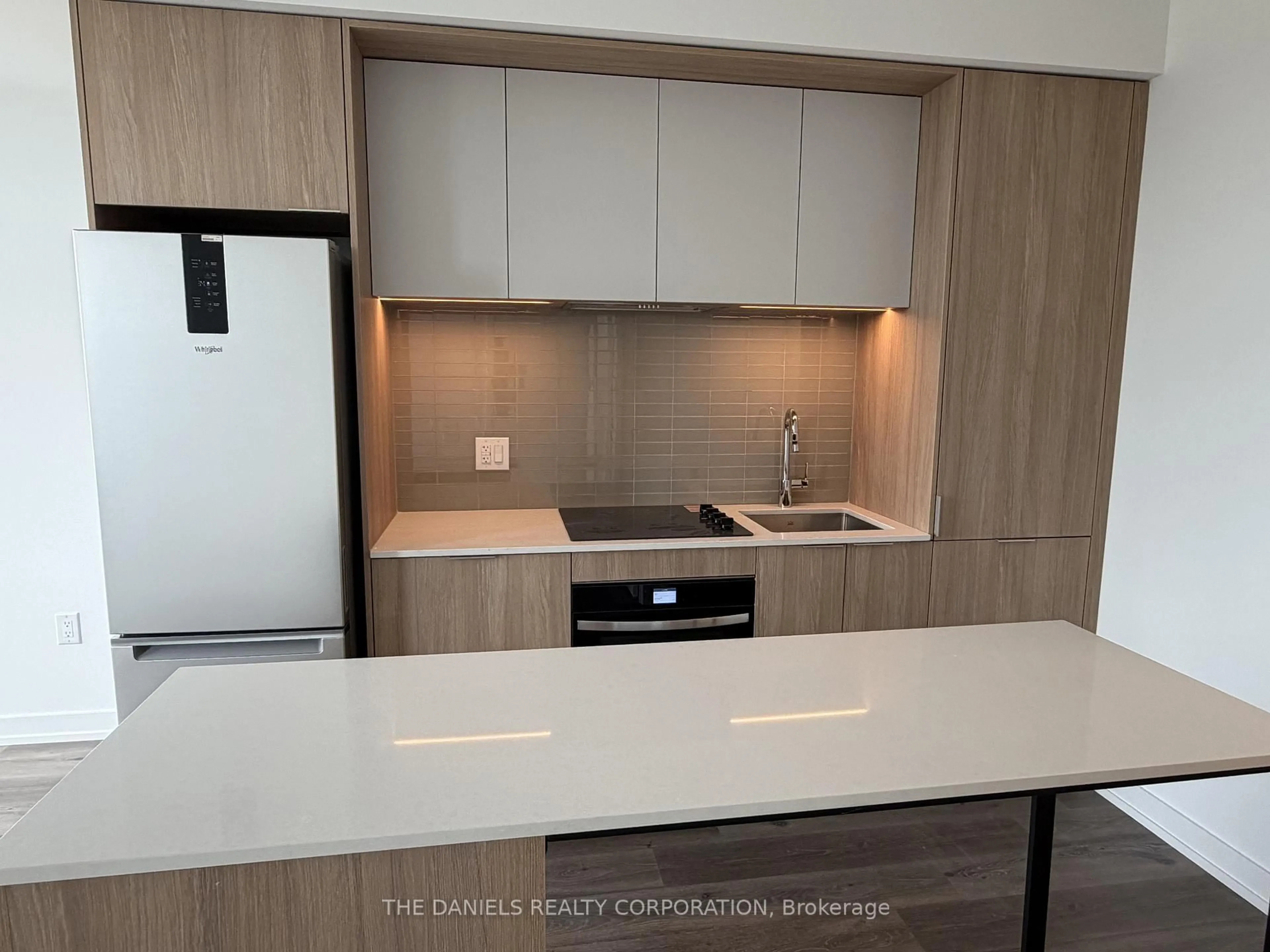 Standard kitchen, wood/laminate floor for 395 Square One Dr #4502, Mississauga Ontario L5B 0P6
