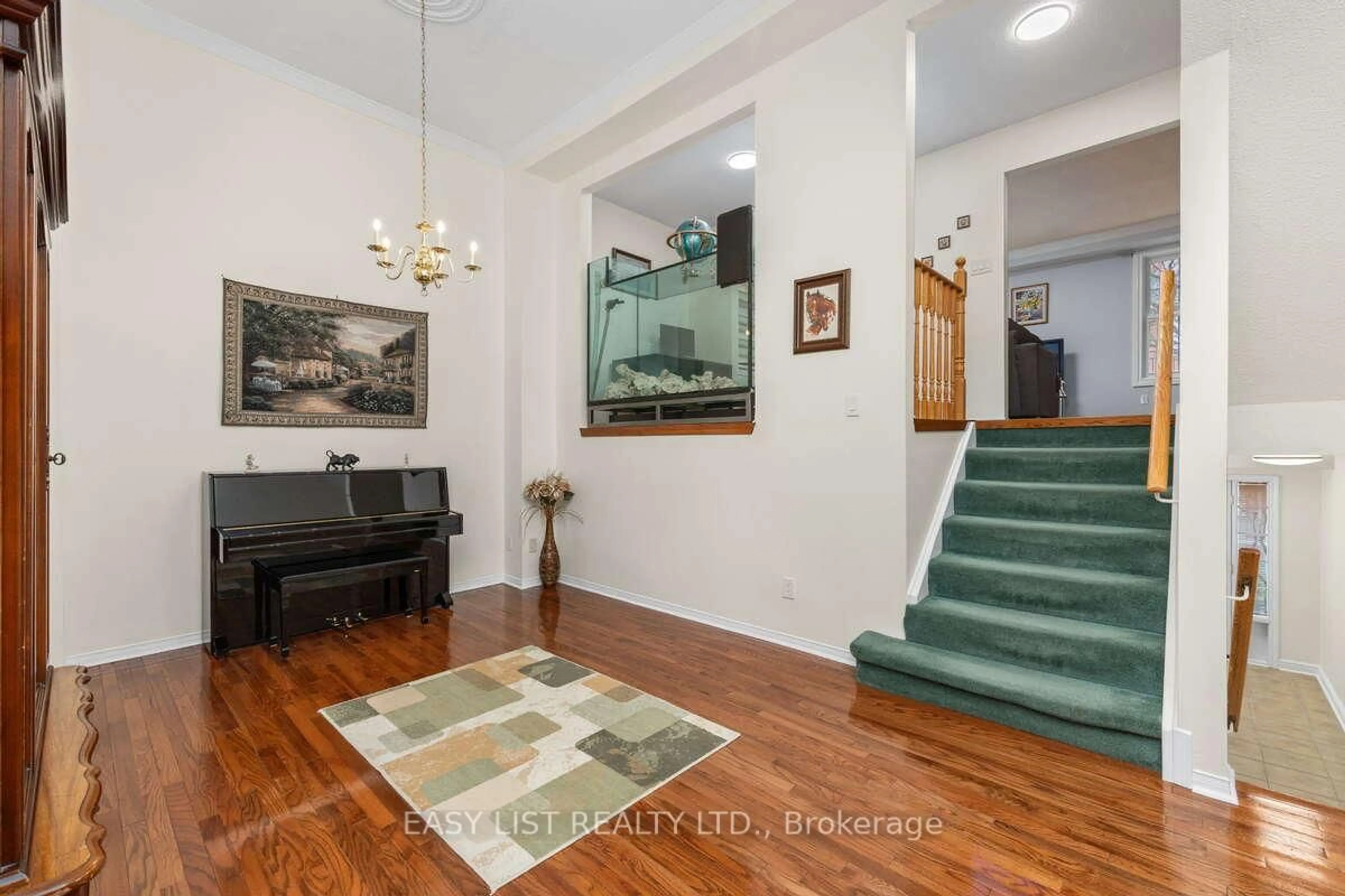 Indoor entryway for 57 Stornwood Crt, Brampton Ontario L6W 4J1