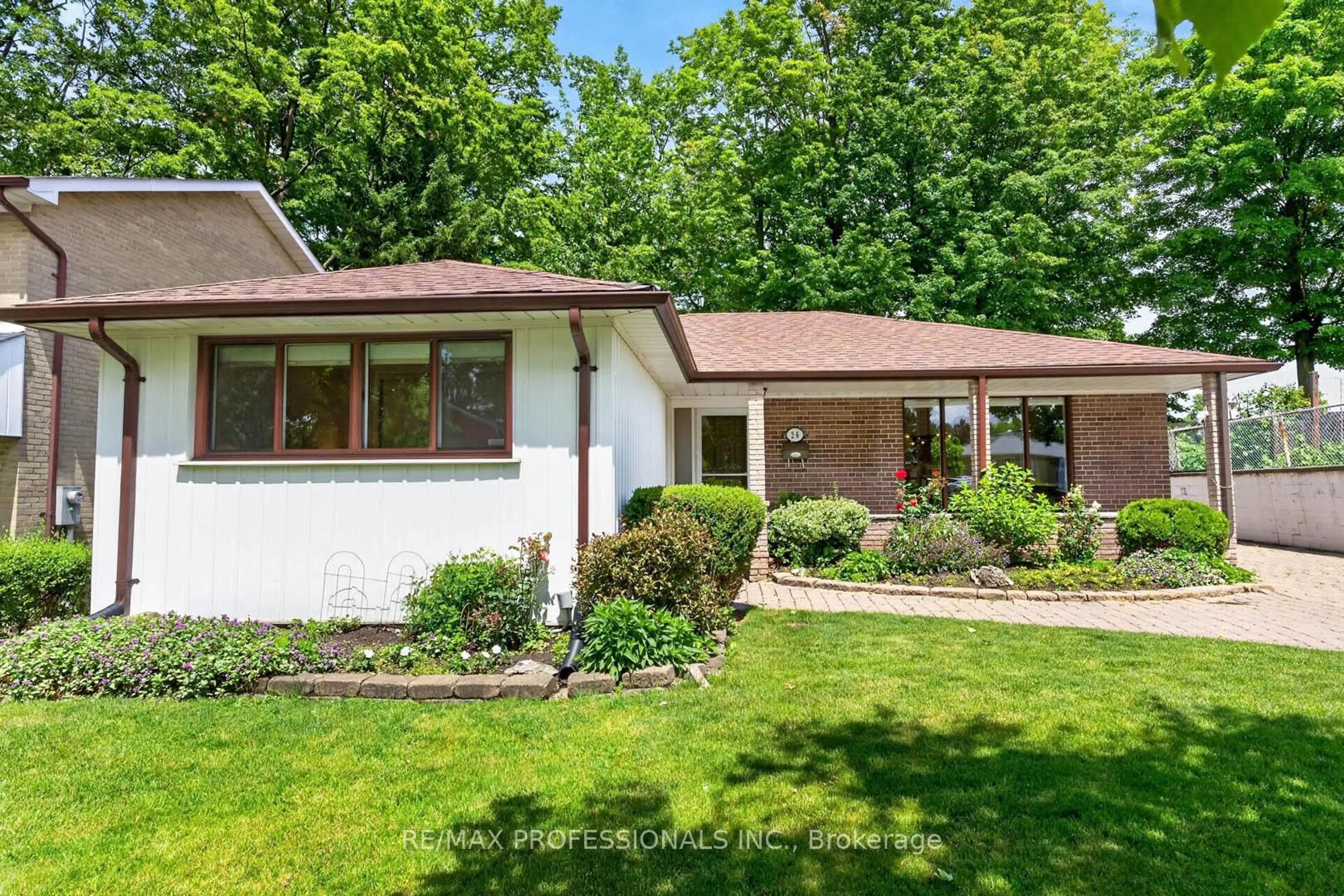 Unknown for 26 Bratty Rd, Toronto Ontario M3J 1A9