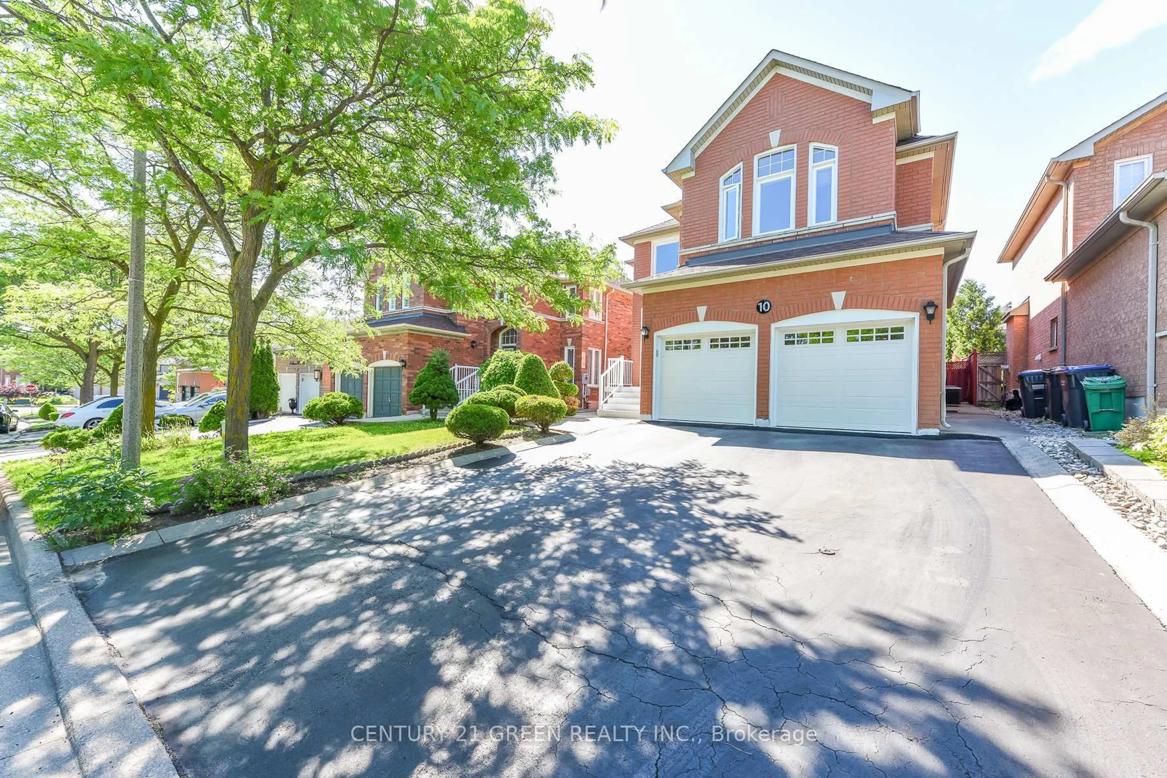 Home with brick exterior material, street for 10 Sierra Peak Crt, Brampton Ontario L6R 2B3