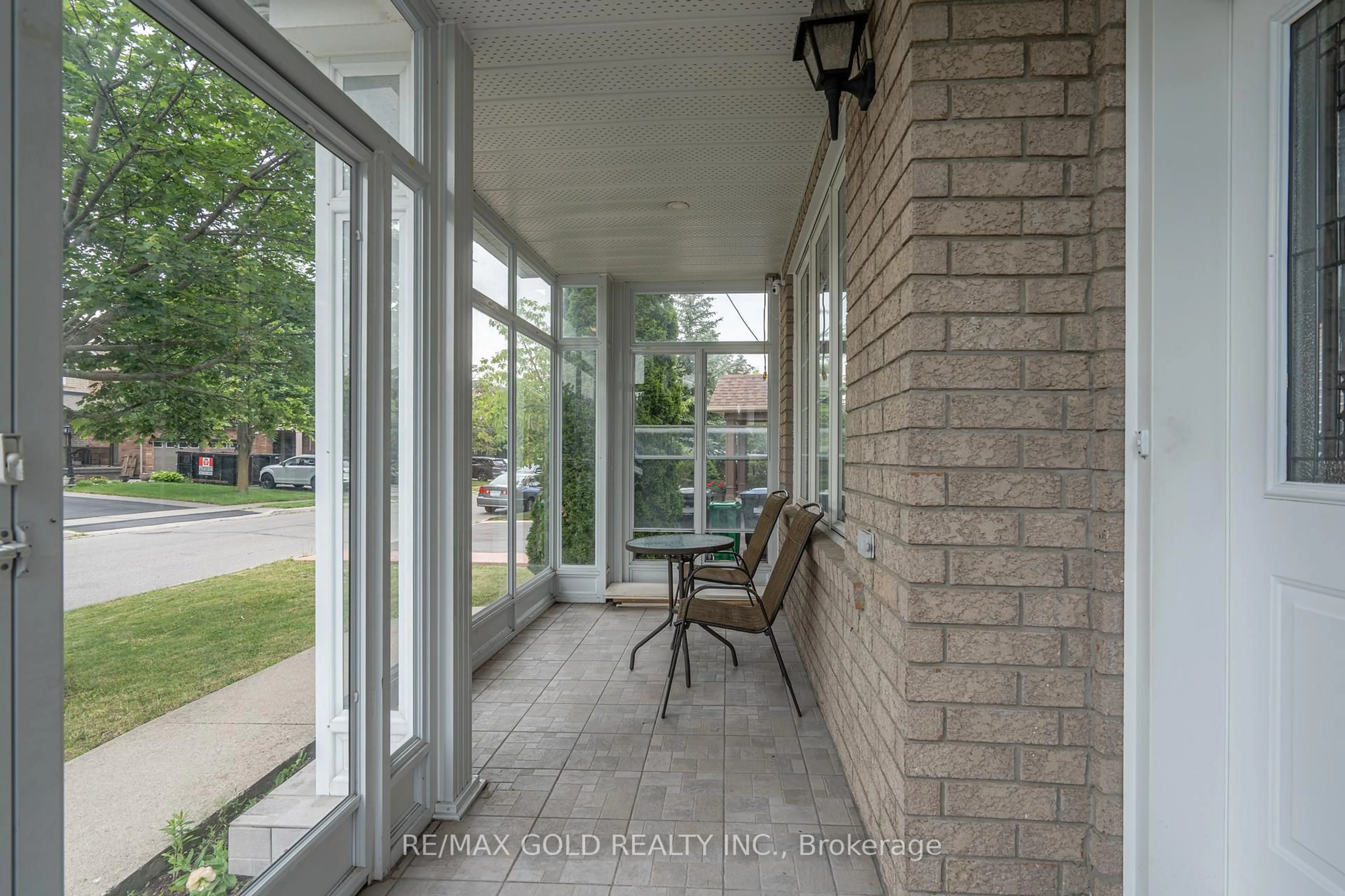 Patio, street for 141 Whitwell Dr, Brampton Ontario L6P 1L2