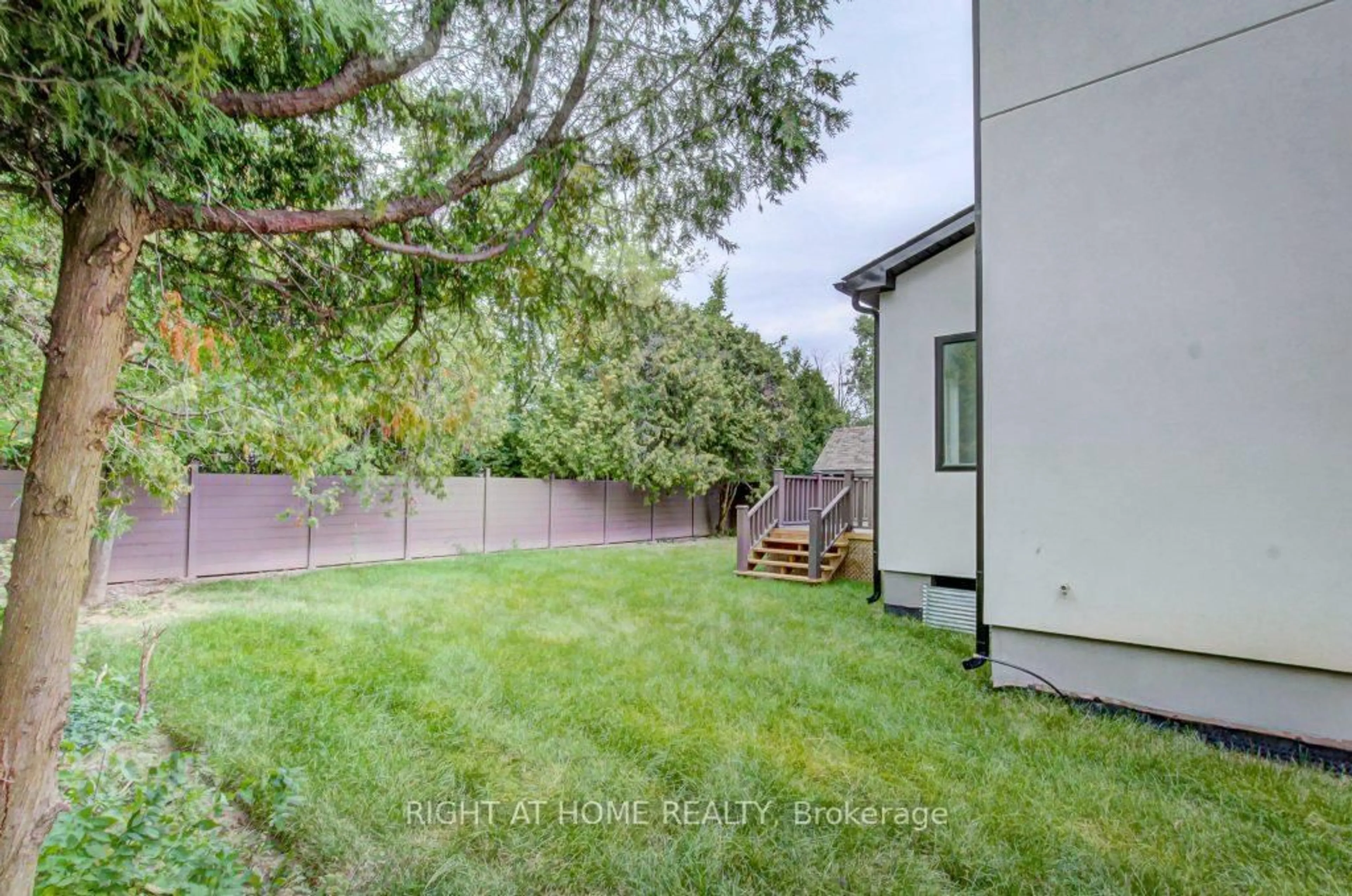 Patio, forest/trees view for 1165 Pinegrove Rd, Oakville Ontario L6L 2W3