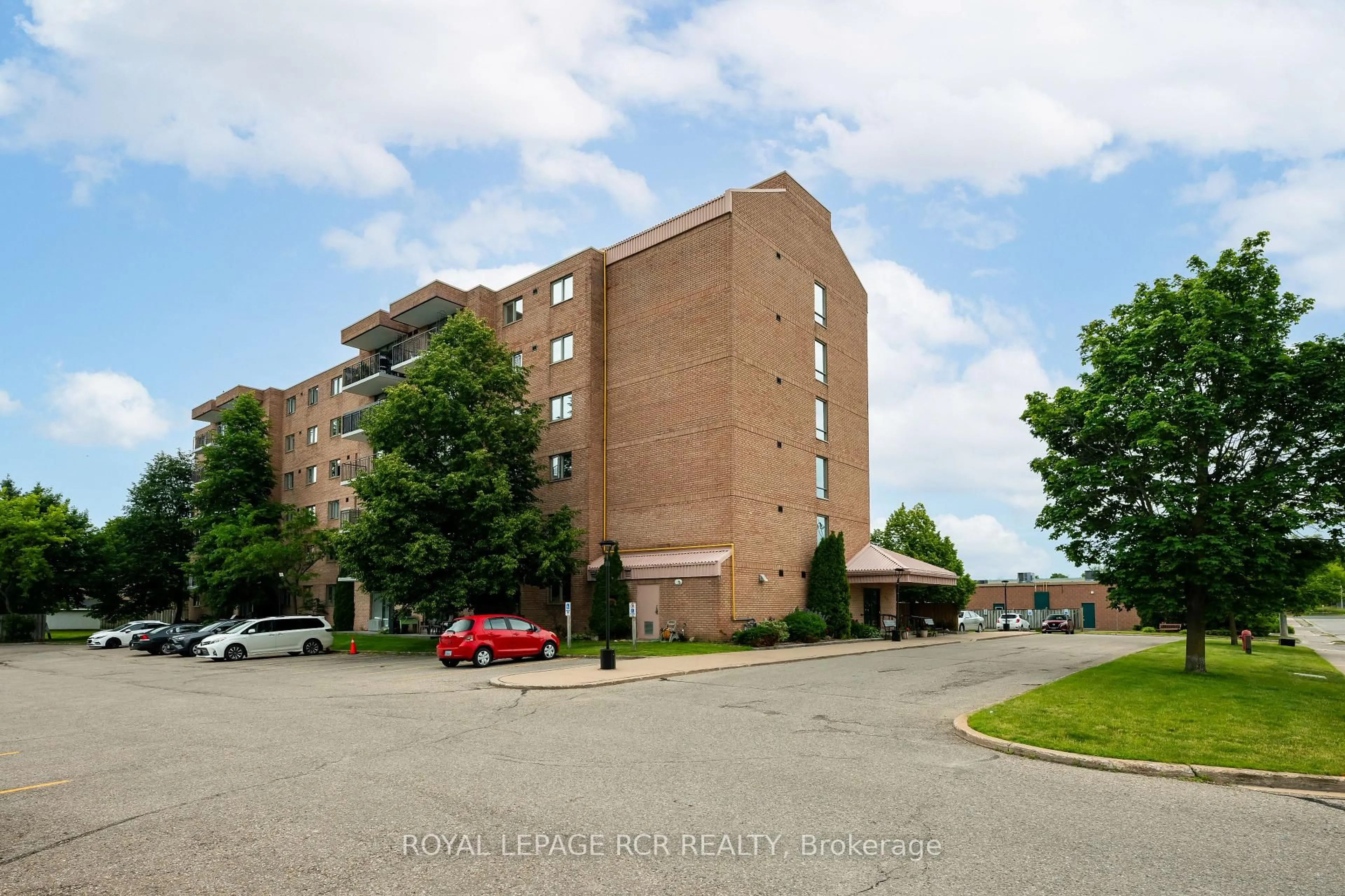 Unknown for 16 Fourth St #13, Orangeville Ontario L9W 4N7