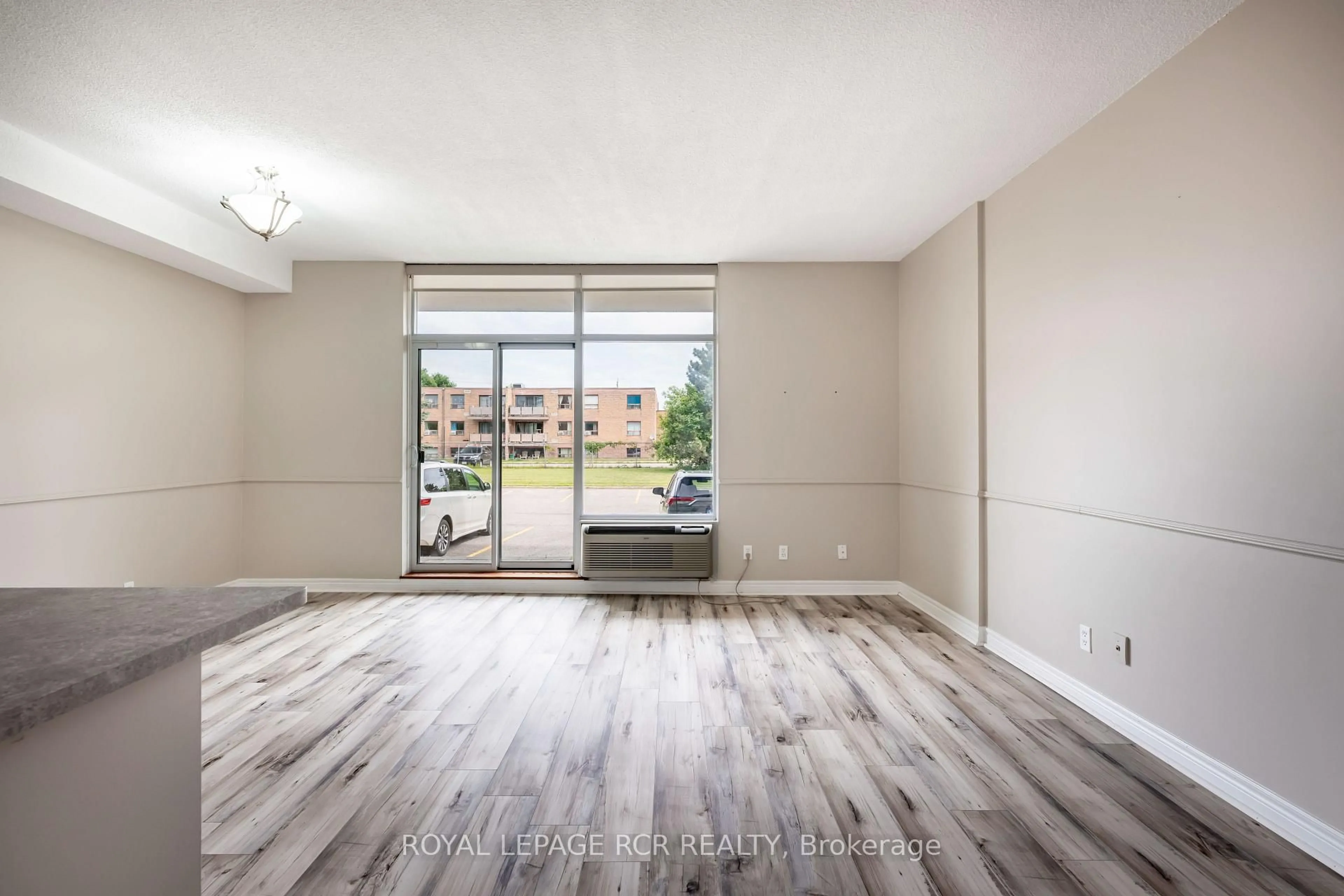 A pic of a room for 16 Fourth St #13, Orangeville Ontario L9W 4N7