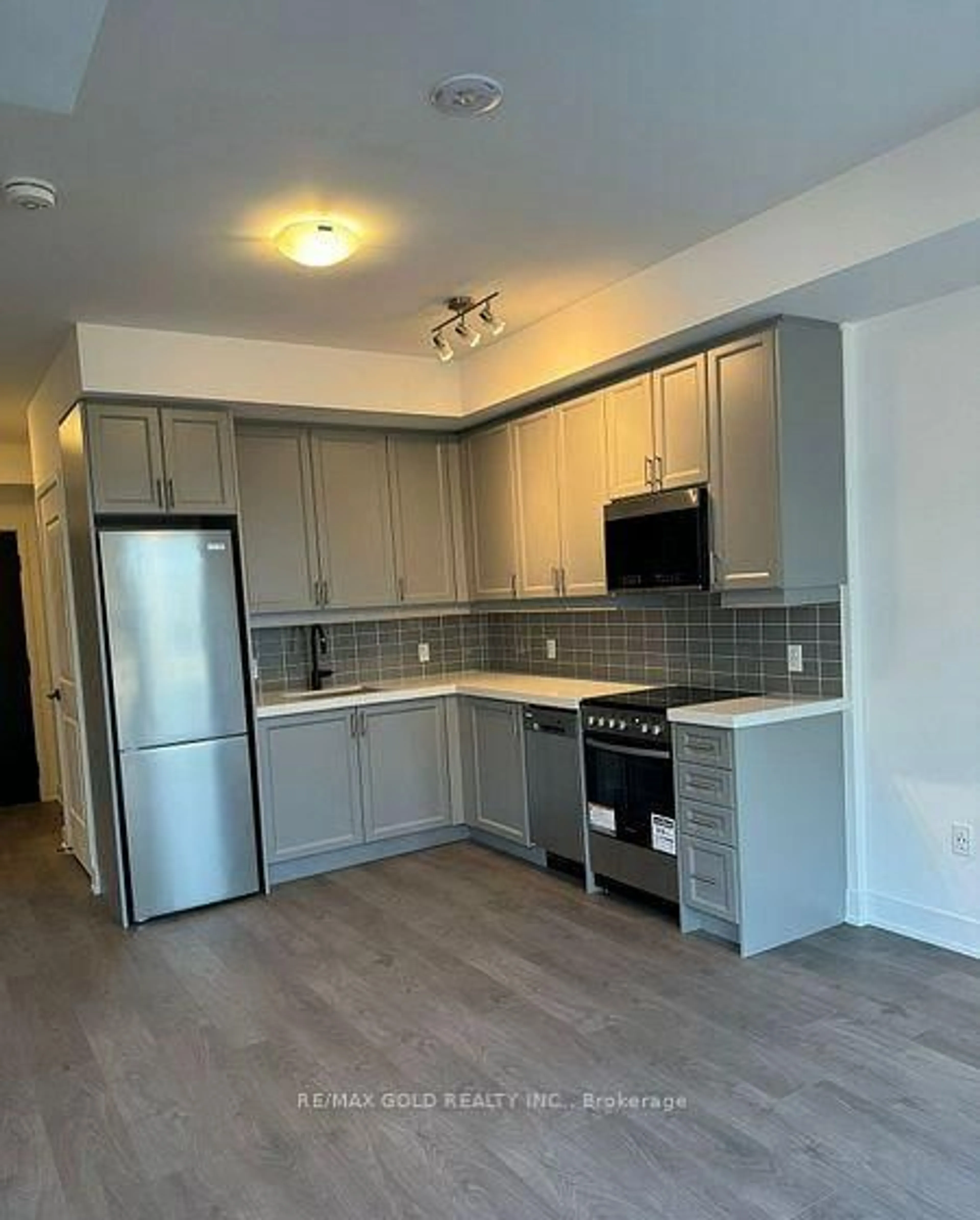 Standard kitchen, unknown for 2343 Khalsa Gate #104, Oakville Ontario L6M 4J2
