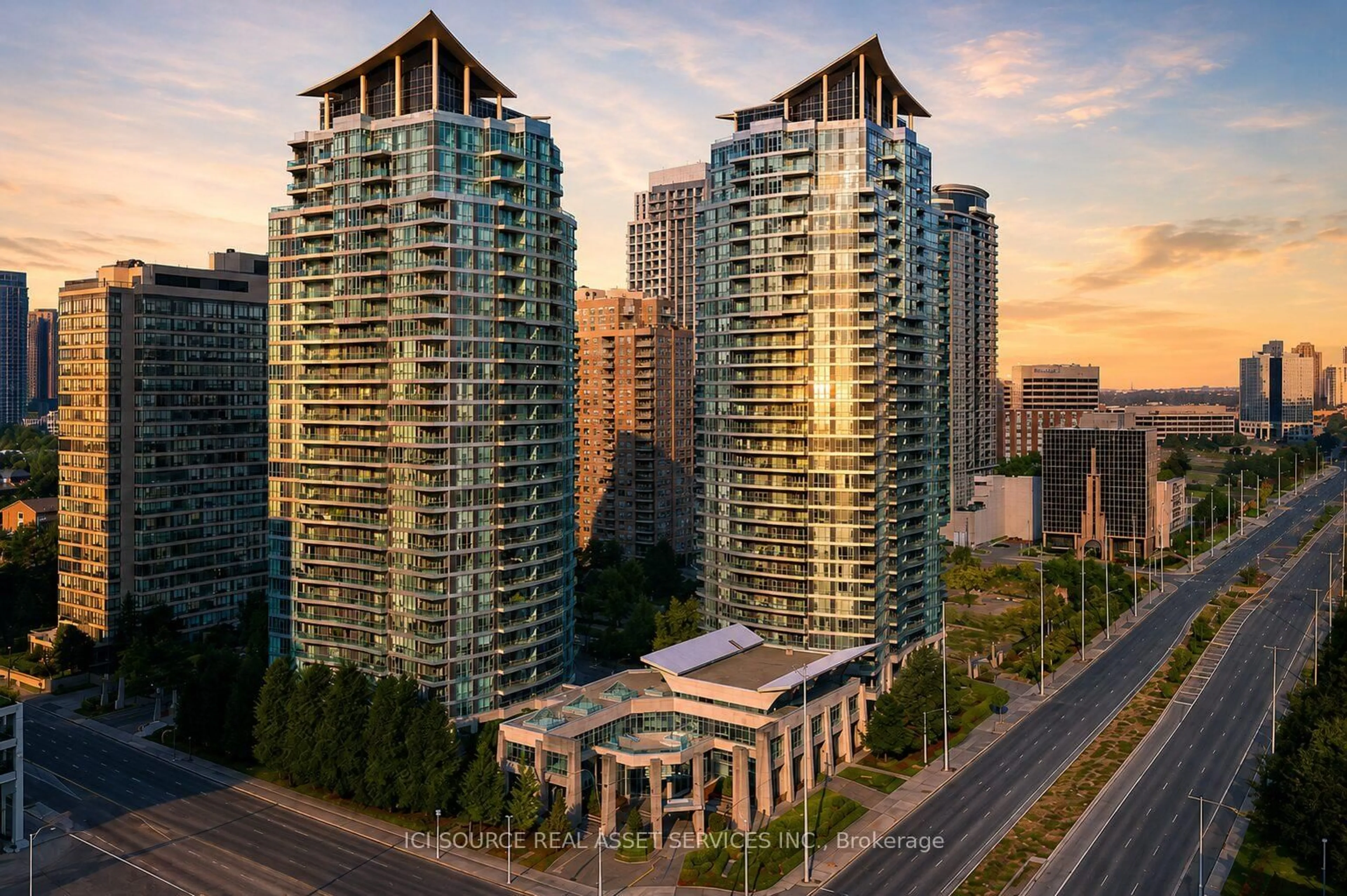 A pic from outside/outdoor area/front of a property/back of a property/a pic from drone, city buildings view from balcony for 33 Elm Dr #607, Mississauga Ontario L5B 4M2