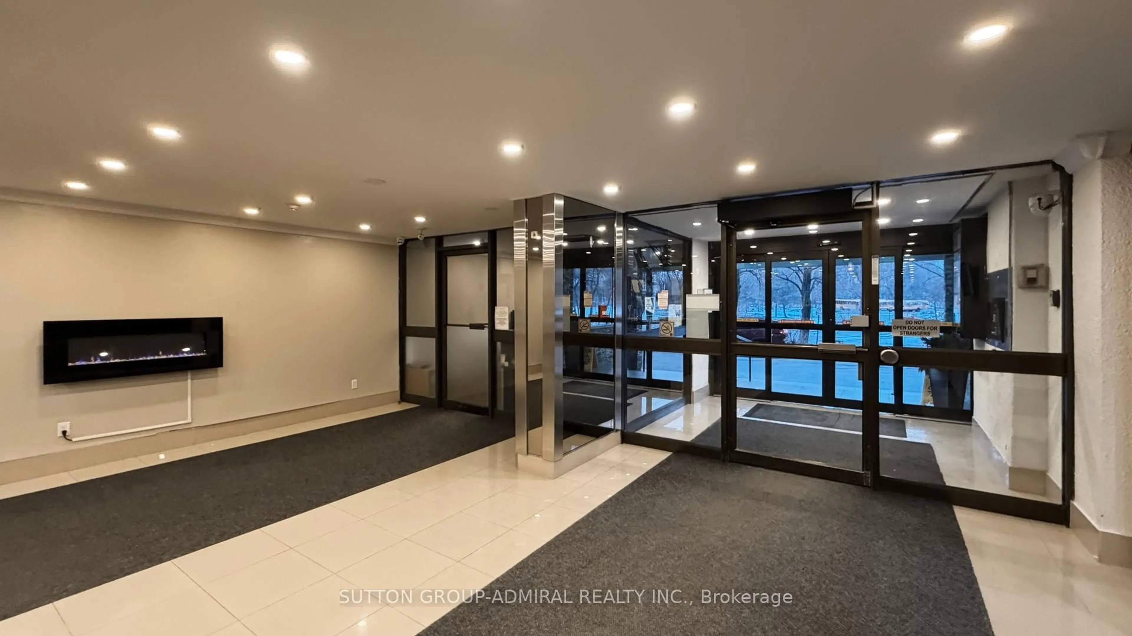 Indoor foyer for 85 Emmett Ave #2402, Toronto Ontario M6M 5A2