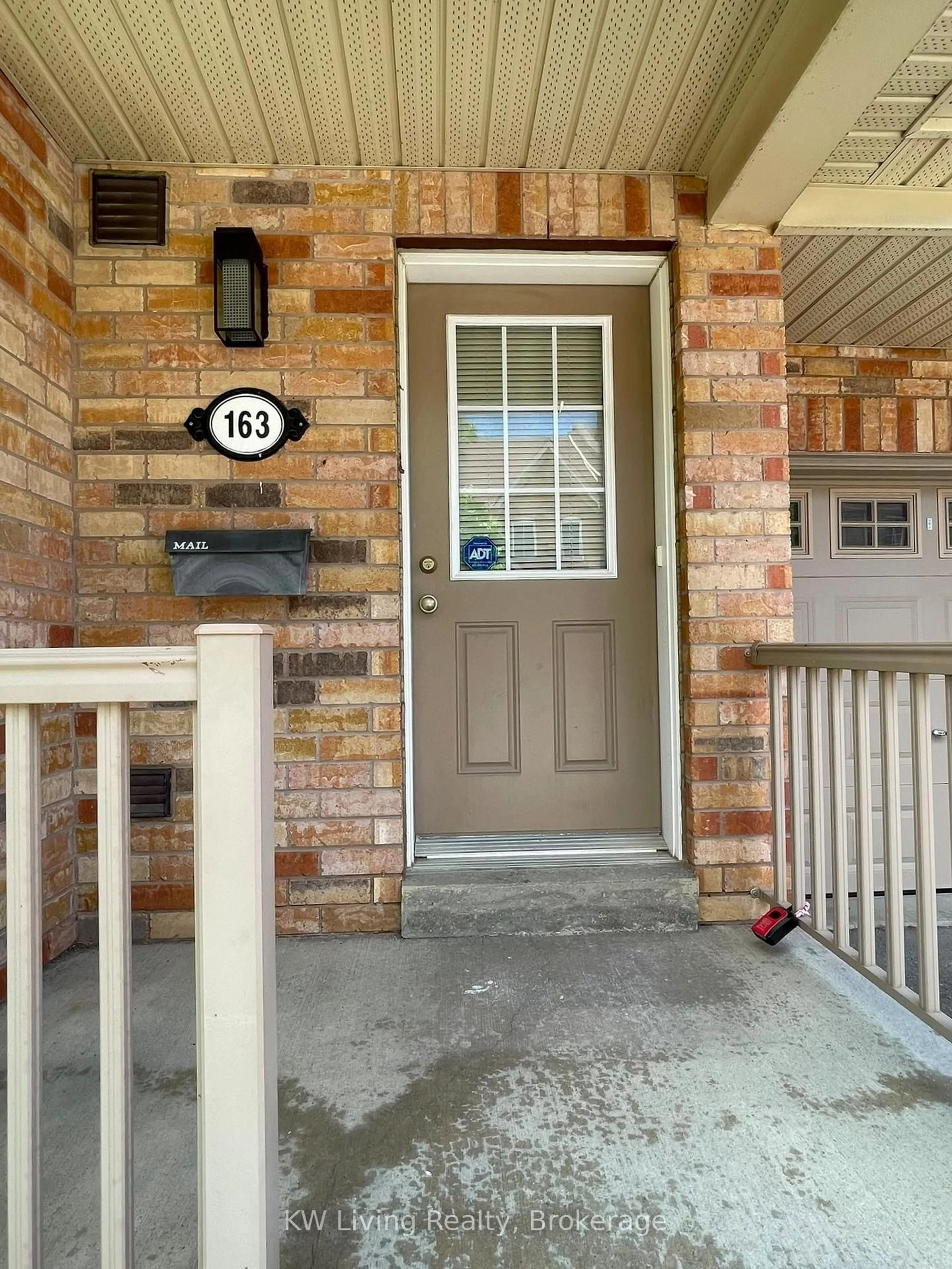 Indoor entryway for 5255 Palmetto Pl #163, Mississauga Ontario L5M 0H2