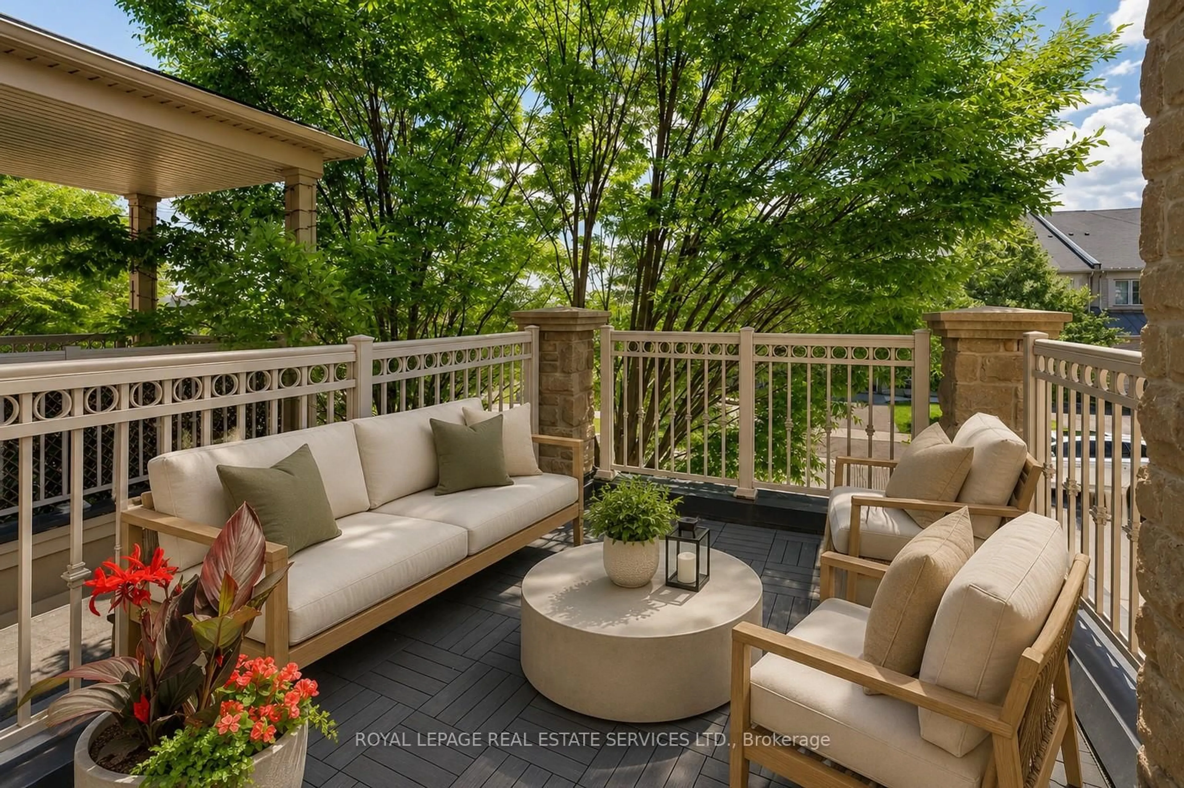 Patio, unknown for 2425 Greenwich Dr, Oakville Ontario L6M 0S4