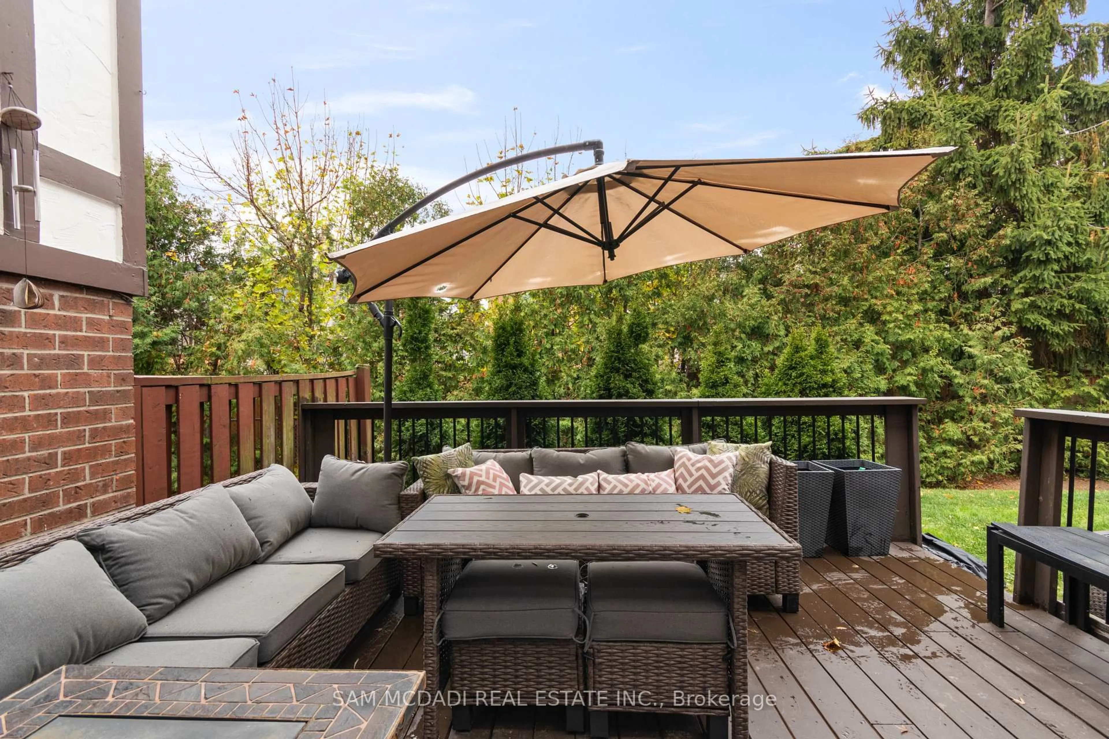 Patio, unknown for 4230 Fieldgate Dr #4, Mississauga Ontario L4W 2M5