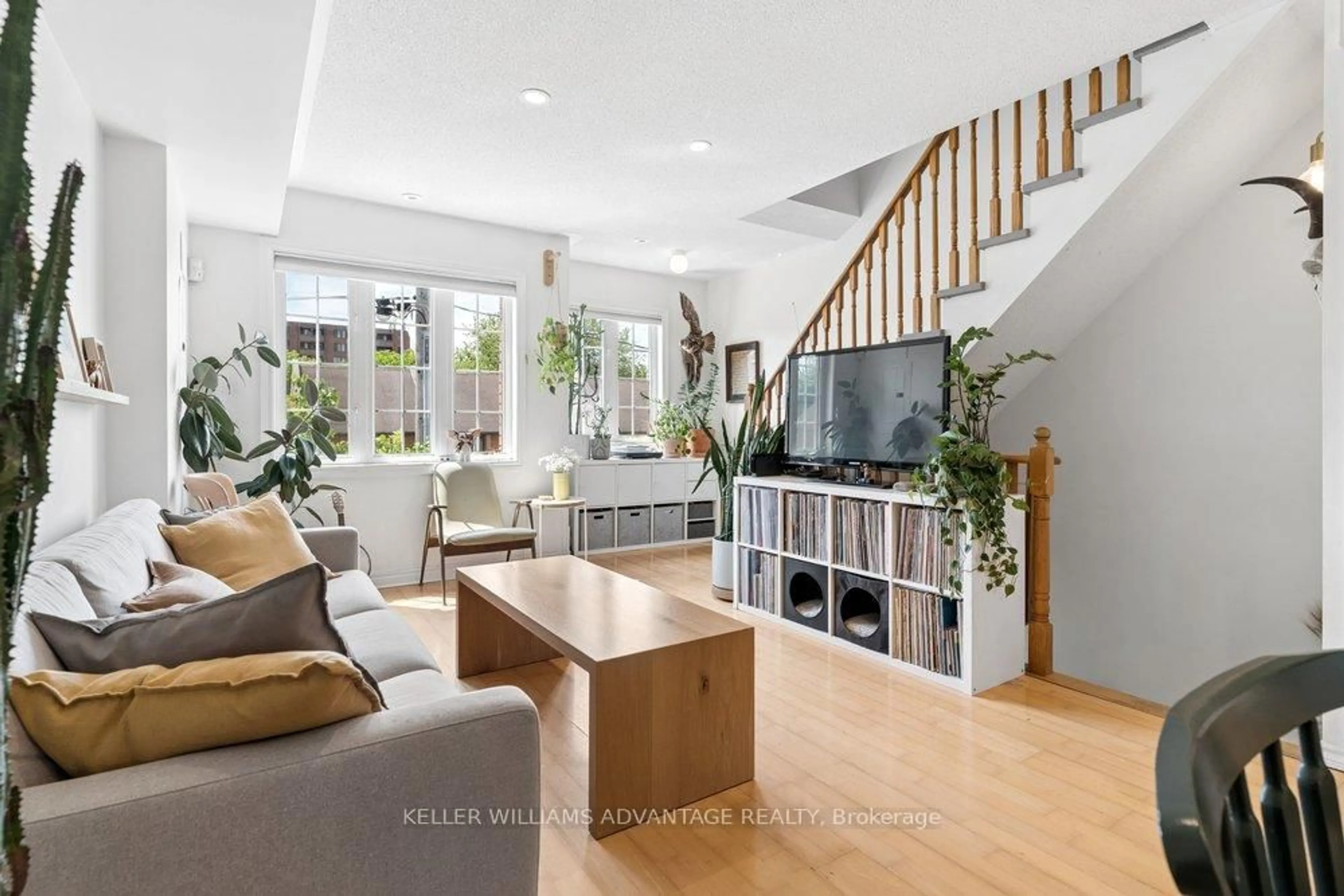 Living room with furniture, unknown for 12 Connolly St, Toronto Ontario M6N 5G3