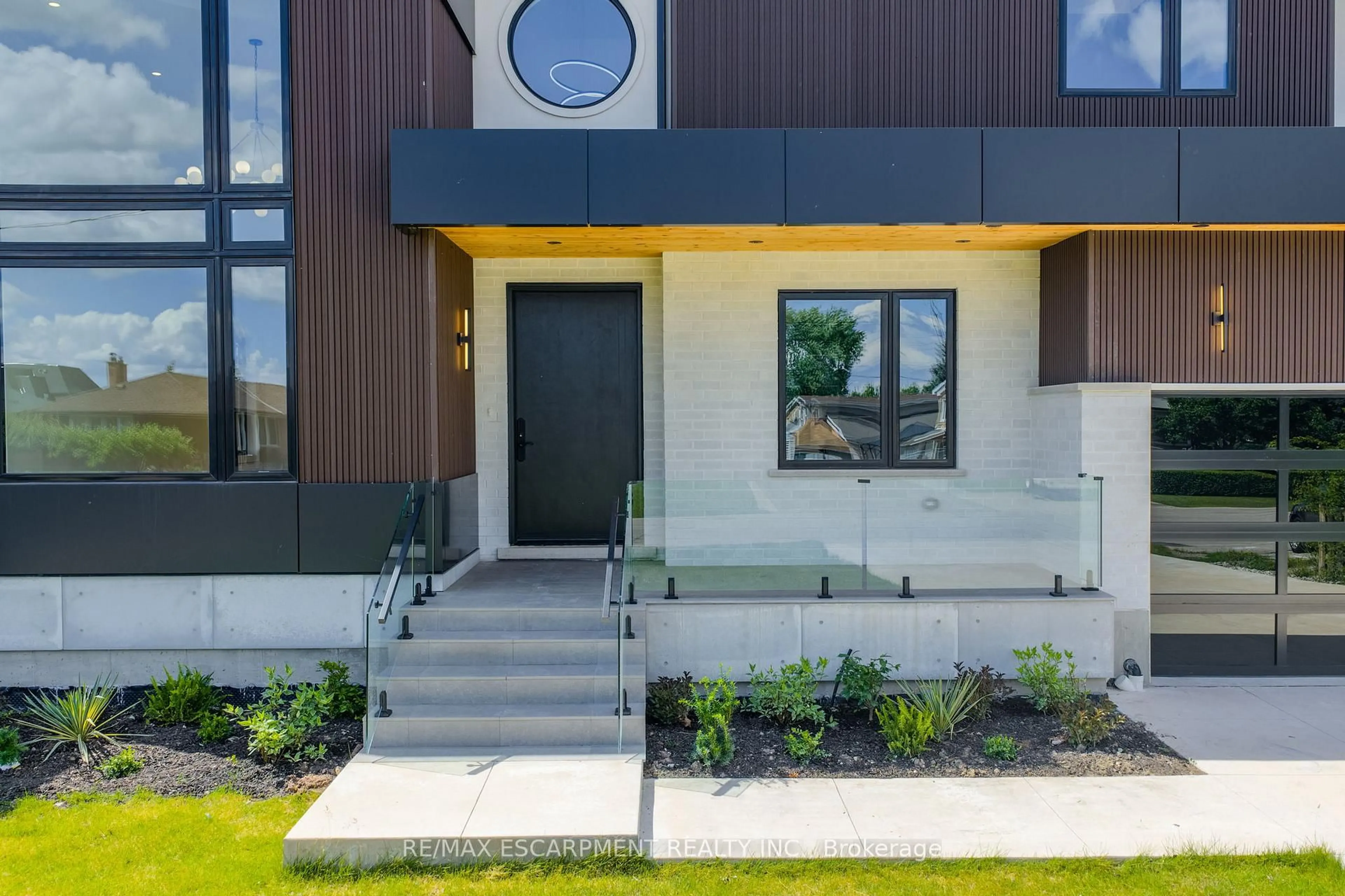 Unknown for 369 Wade St, Oakville Ontario L6K 2A4