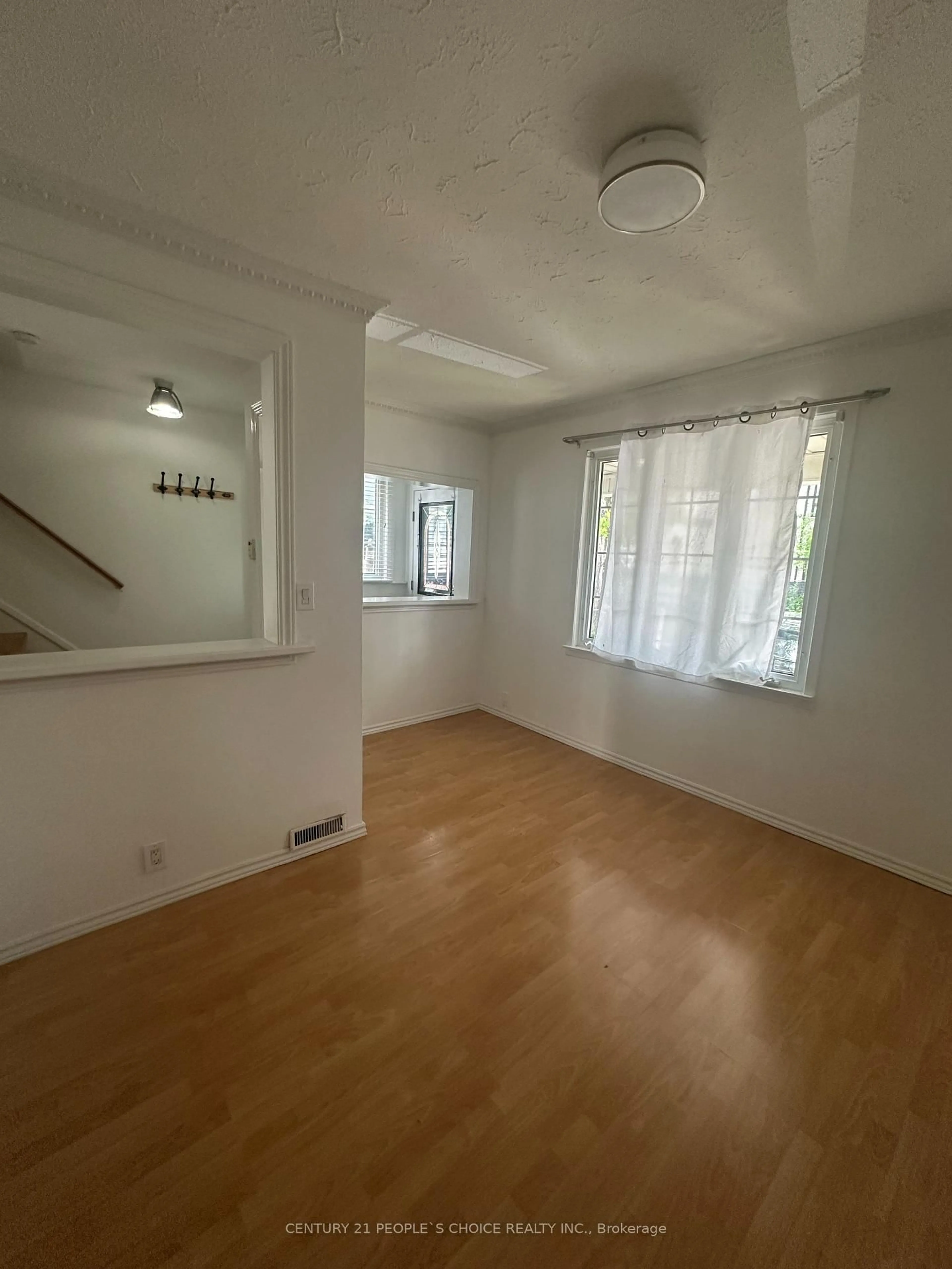 A pic of a room for 98 Chambers Ave, Toronto Ontario M6N 3M2