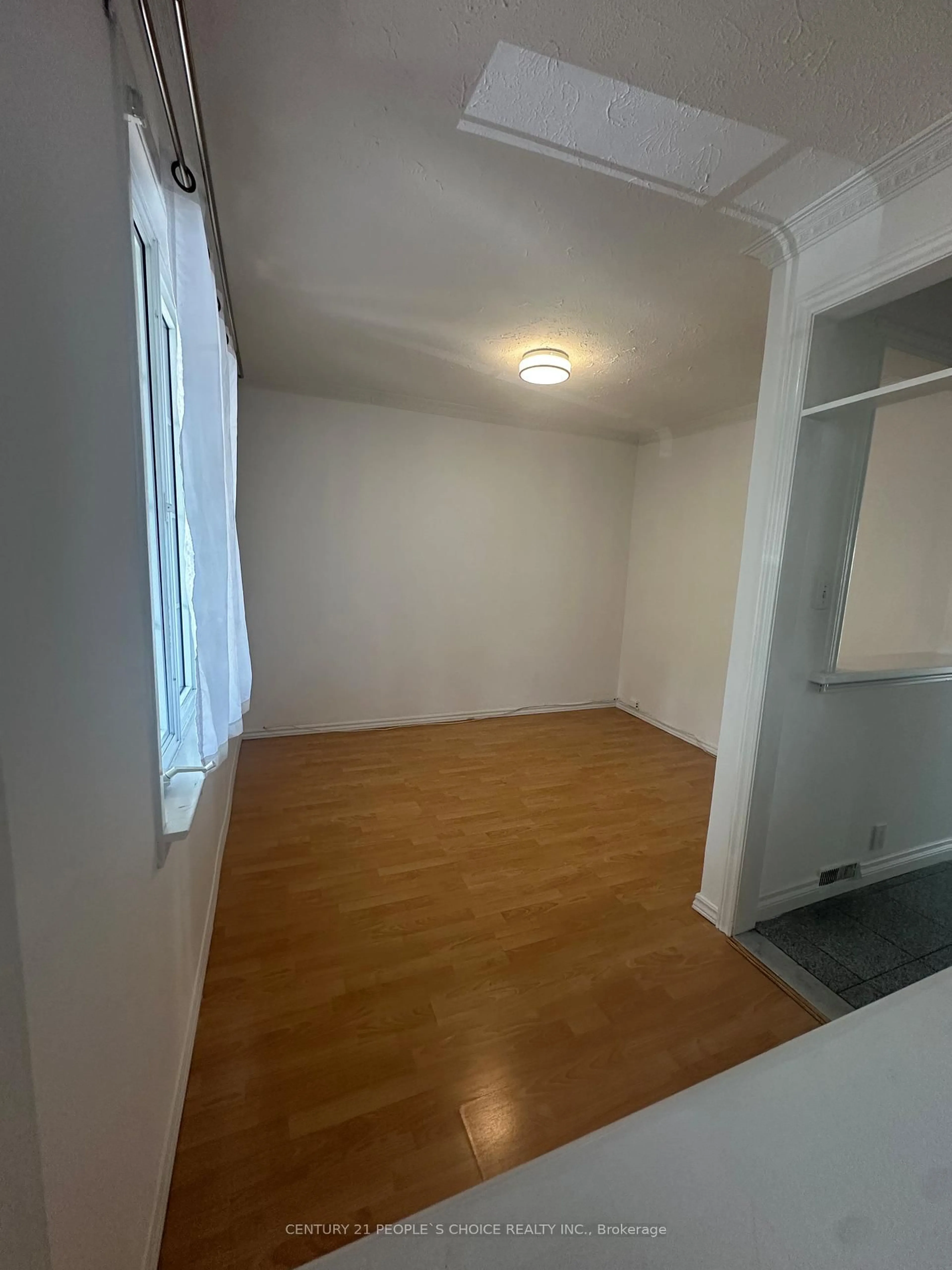 A pic of a room for 98 Chambers Ave, Toronto Ontario M6N 3M2