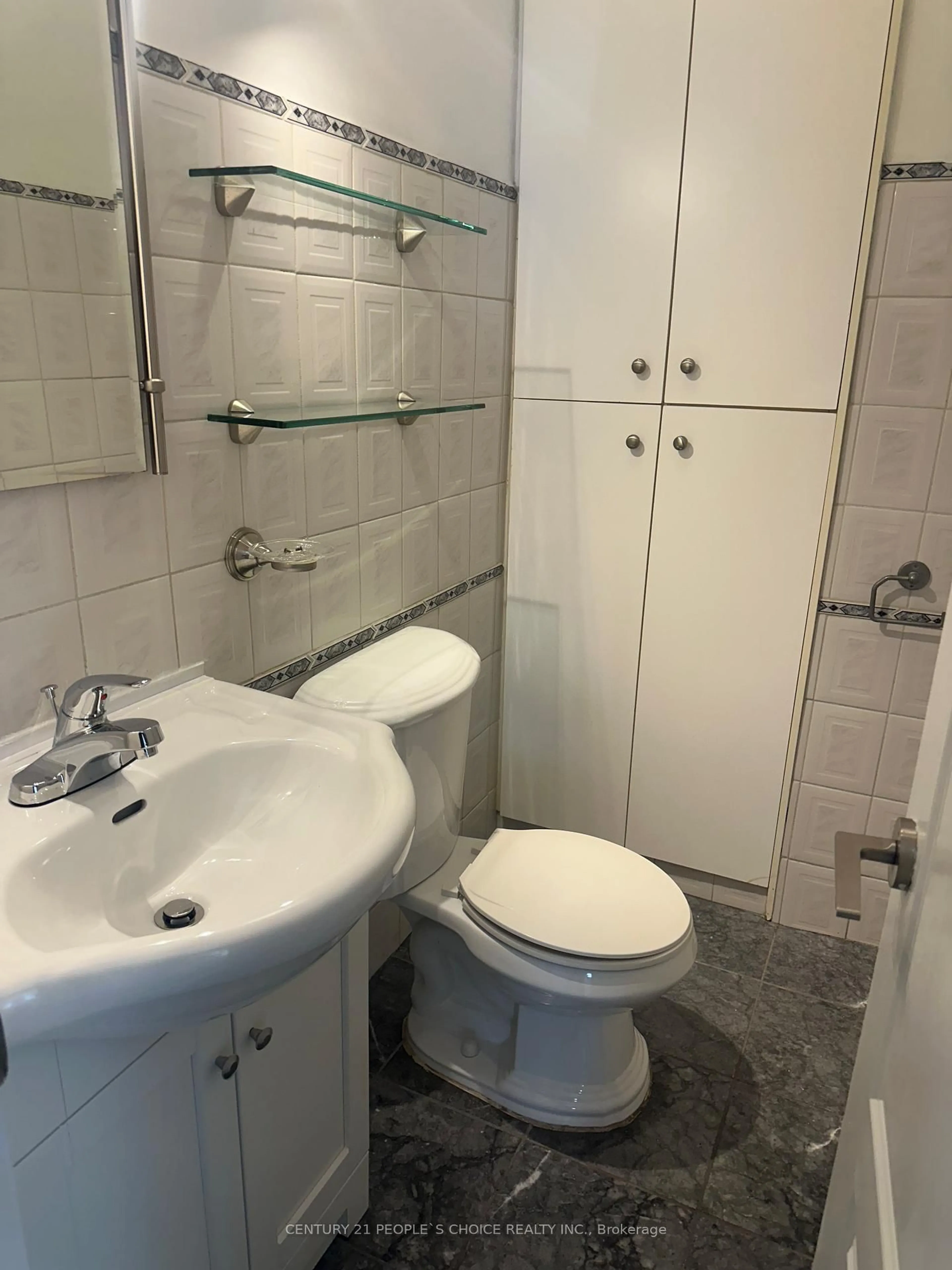 Standard bathroom, floor is not visible for 98 Chambers Ave, Toronto Ontario M6N 3M2