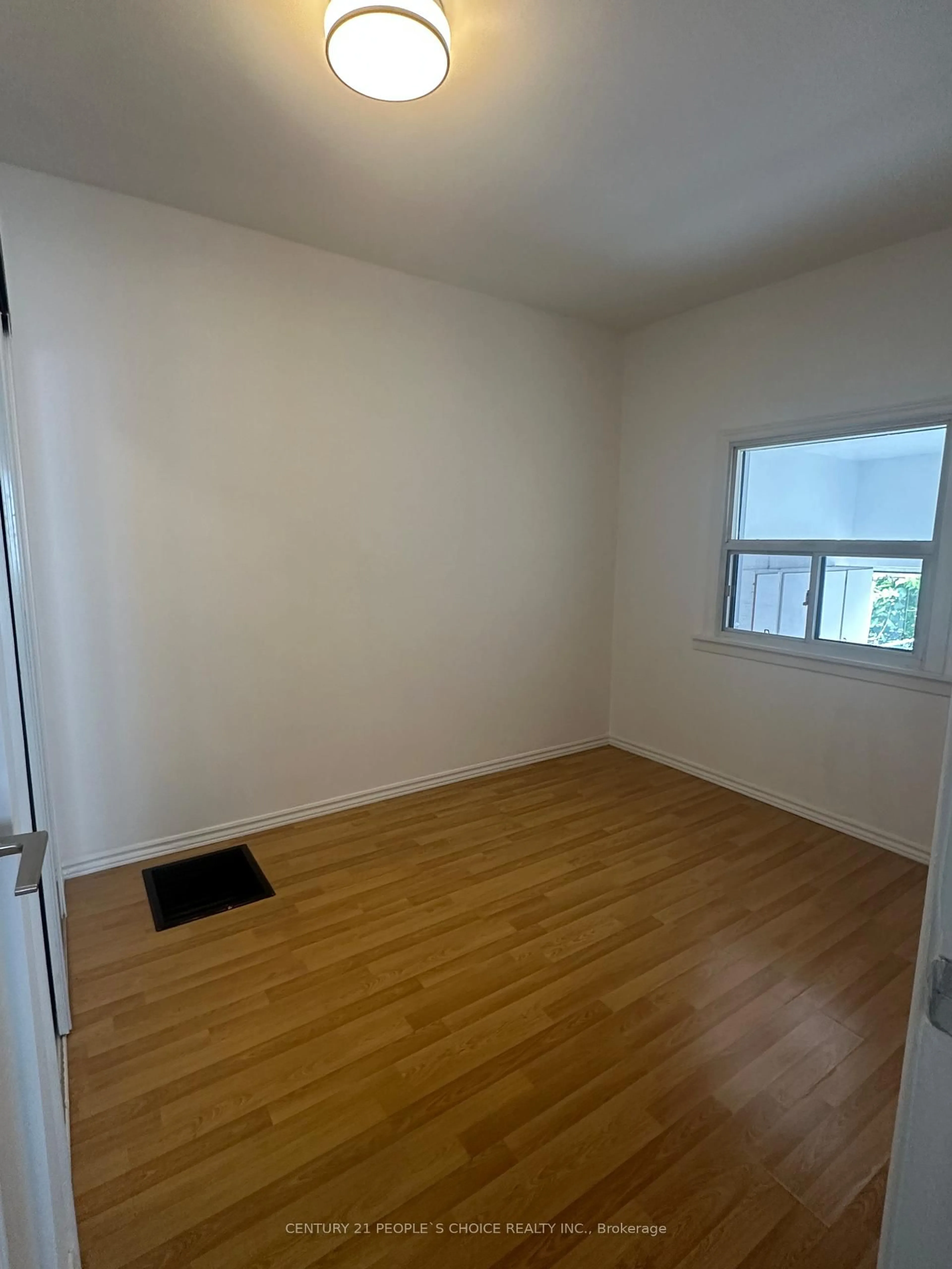 A pic of a room for 98 Chambers Ave, Toronto Ontario M6N 3M2
